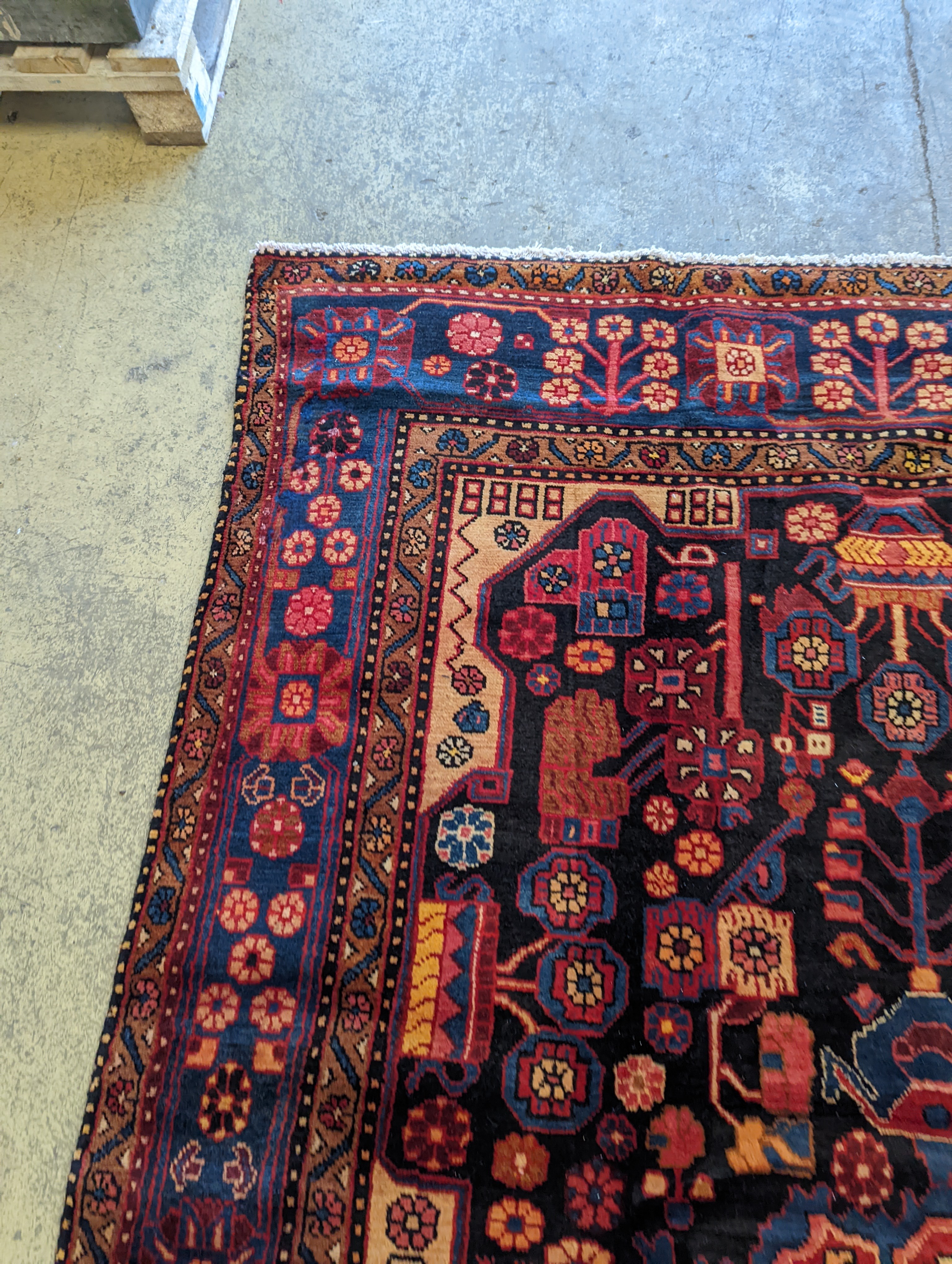 A Nahavand carpet, 290 x 164cm - Image 4 of 8