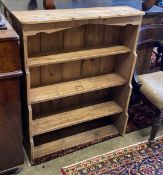 A Victorian pine open bookcase, width 83cm, depth 27cm, height 100cm