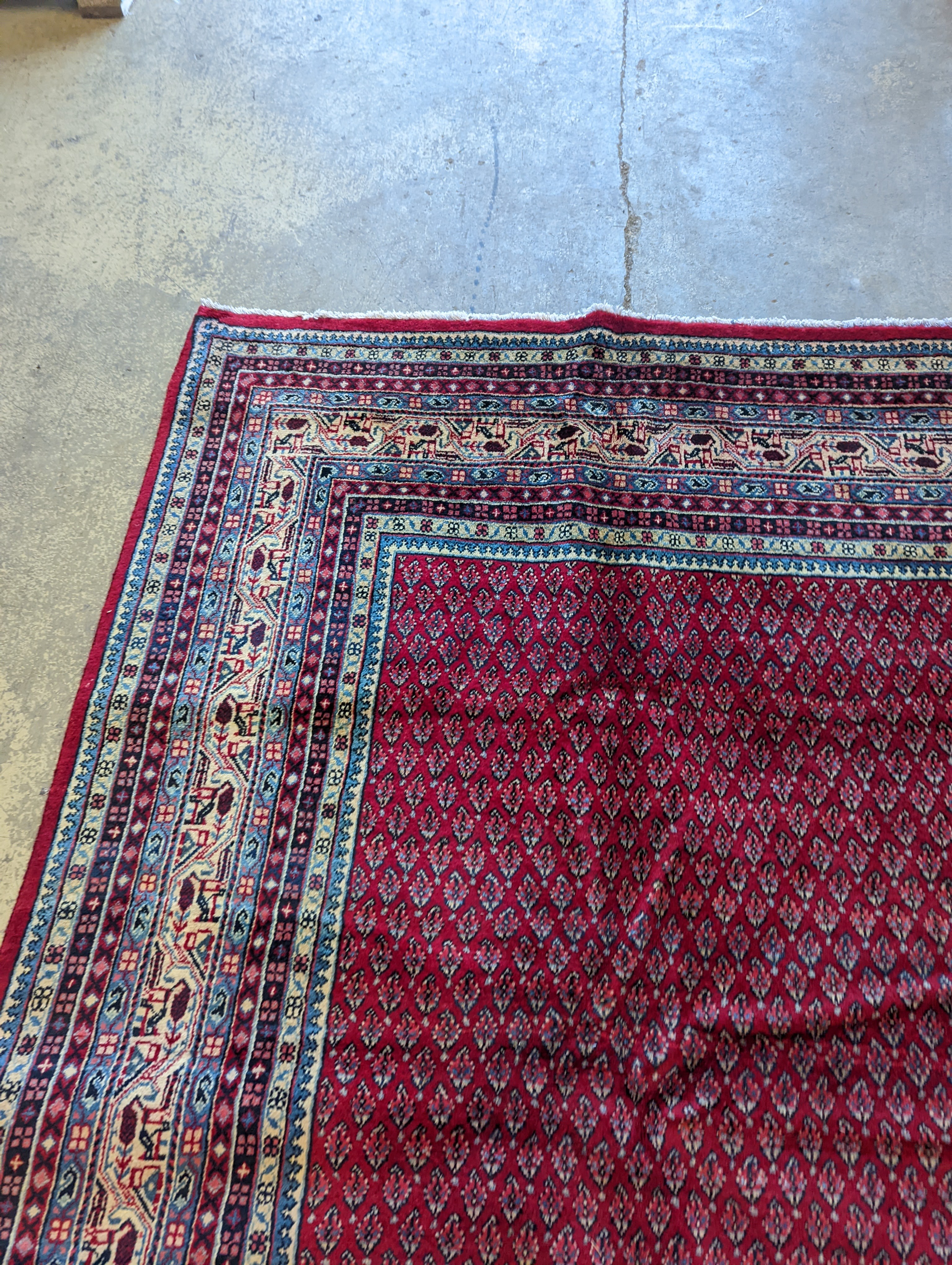 An Araak carpet, 350 x 250cm - Image 4 of 12