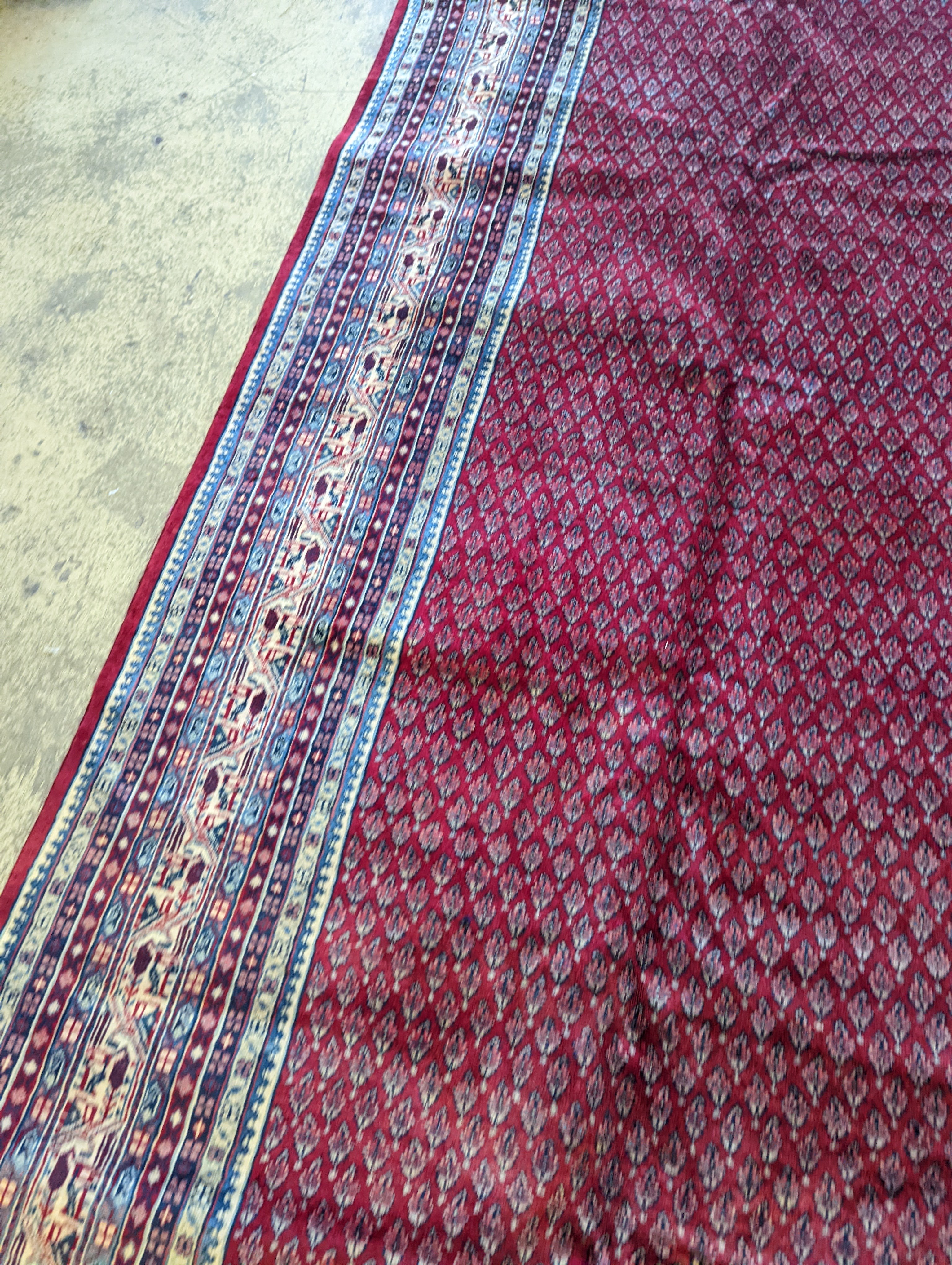 An Araak carpet, 350 x 250cm - Image 3 of 12