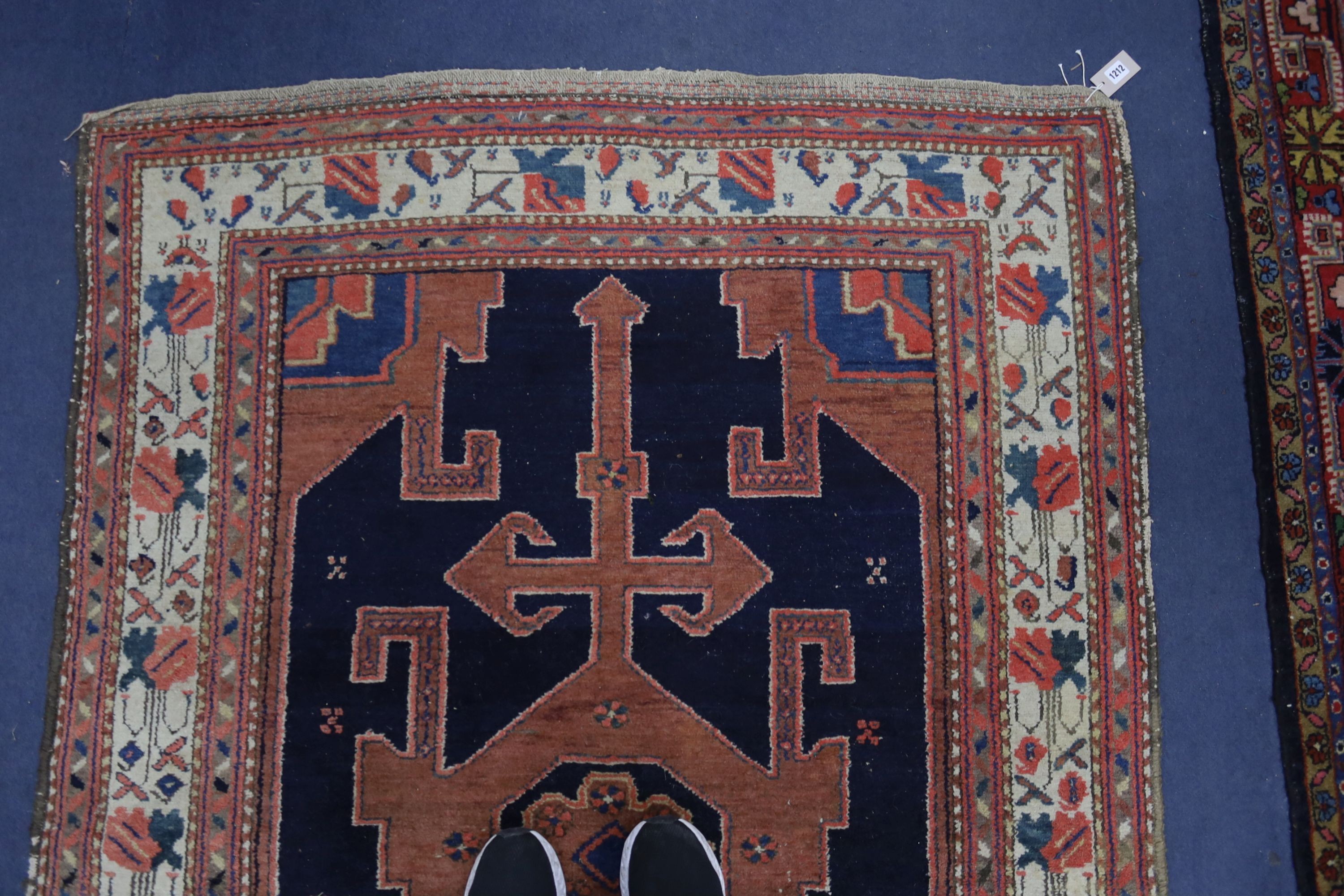 A Hamadan blue ground rug, 197 x 132cm - Image 9 of 10