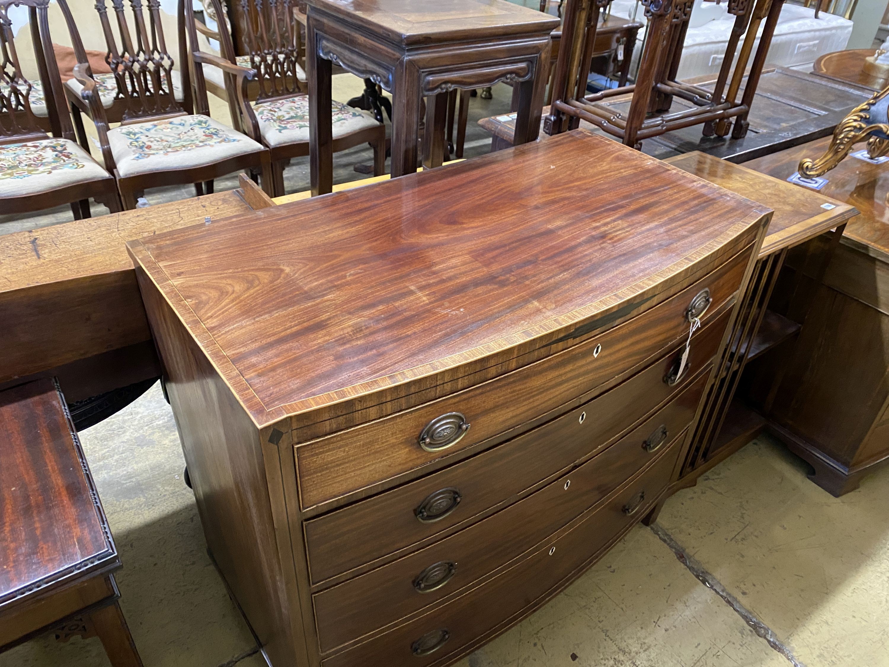 A Regency banded mahogany bowfront chest of drawers, width 105cm, depth 56cm, height 95cm - Image 2 of 3