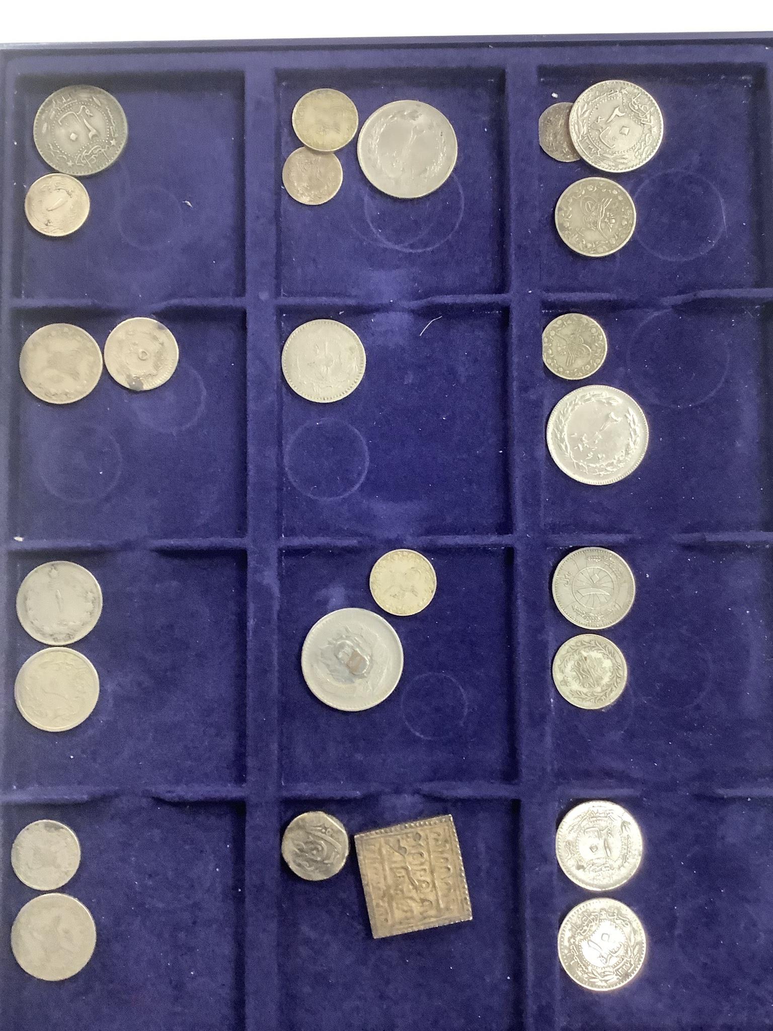 Ottoman Empire and Islamic coins, 19th/20th century, silver and bronze coinage, 12 trays - Image 2 of 13