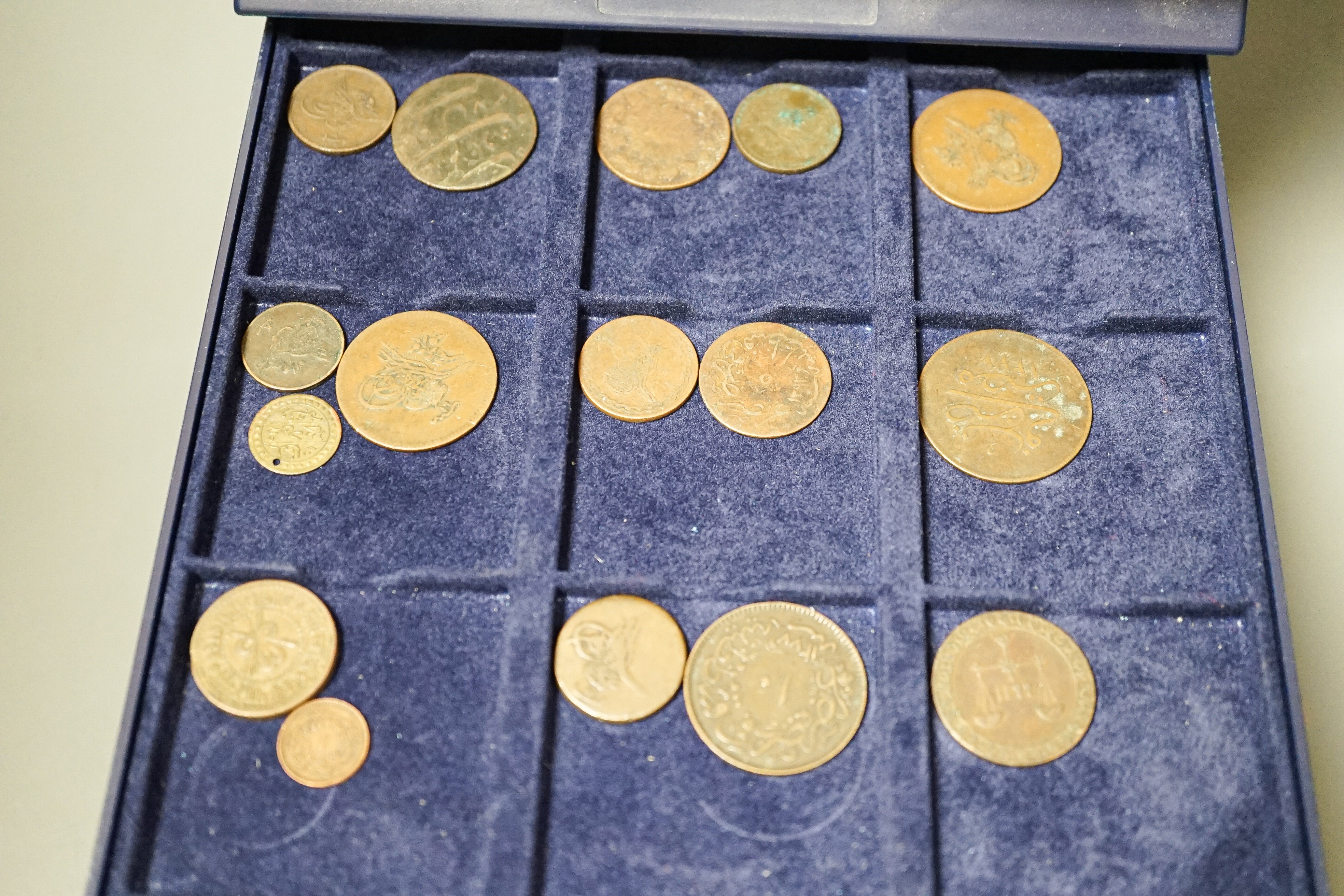 Ottoman Empire and Islamic coins, 19th/20th century, silver and bronze coinage, 12 trays - Image 13 of 13