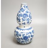 A Chinese blue and white double gourd vase 25cm