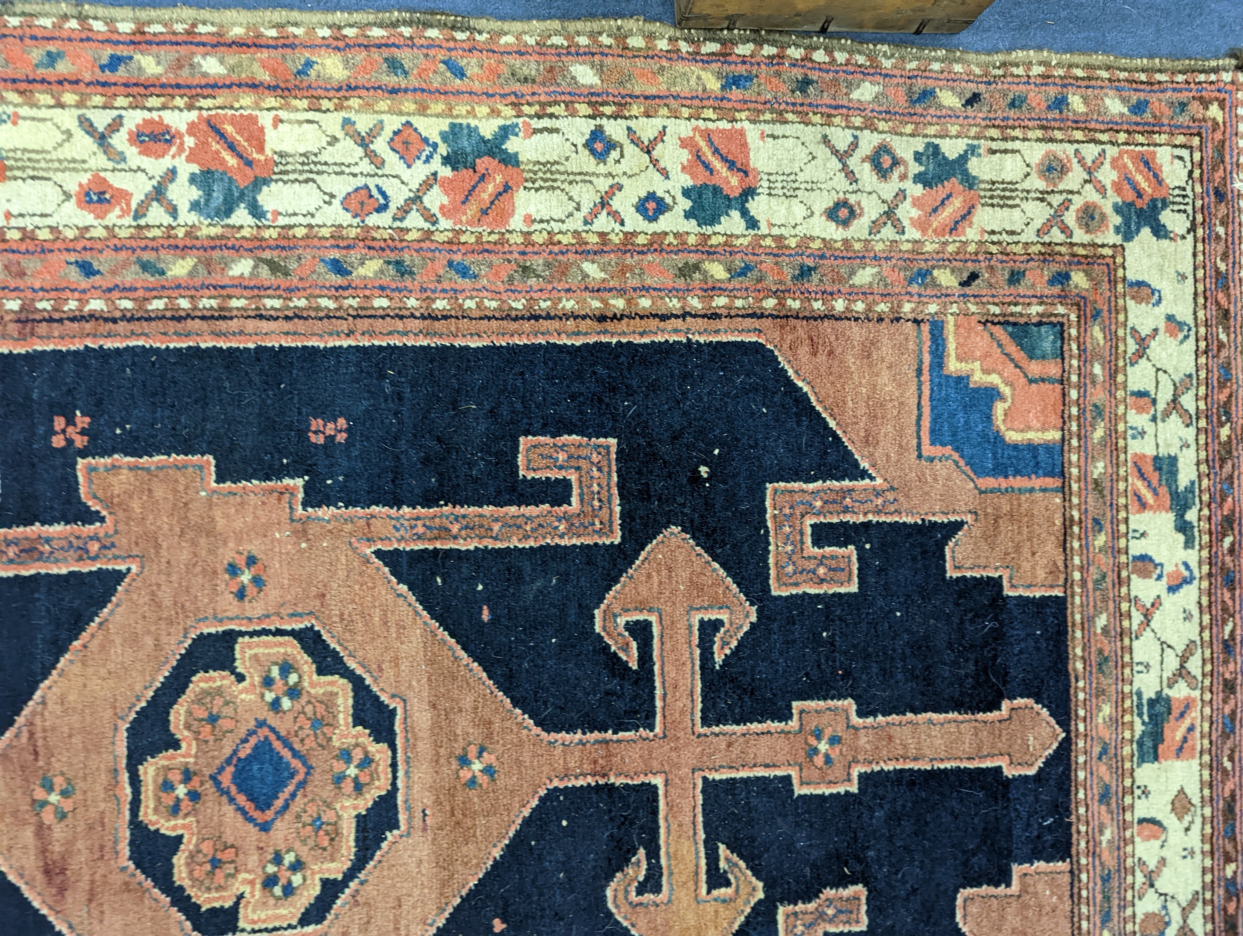 A Hamadan blue ground rug, 197 x 132cm - Image 3 of 10