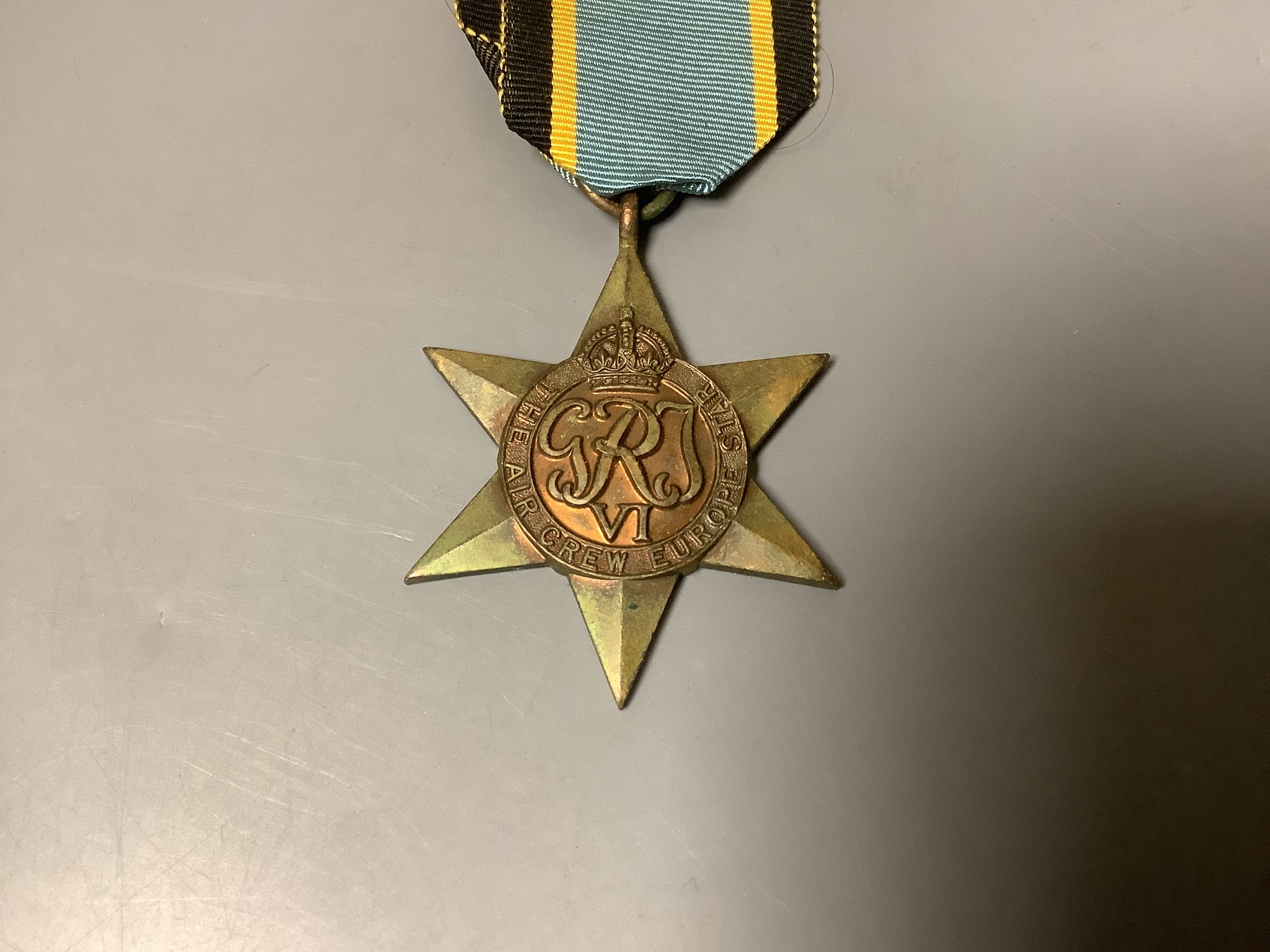 Fifteen unnamed WW2 medals to include Aircrew Europe star, 1939-1945 star (two), the Africa star, - Image 2 of 15