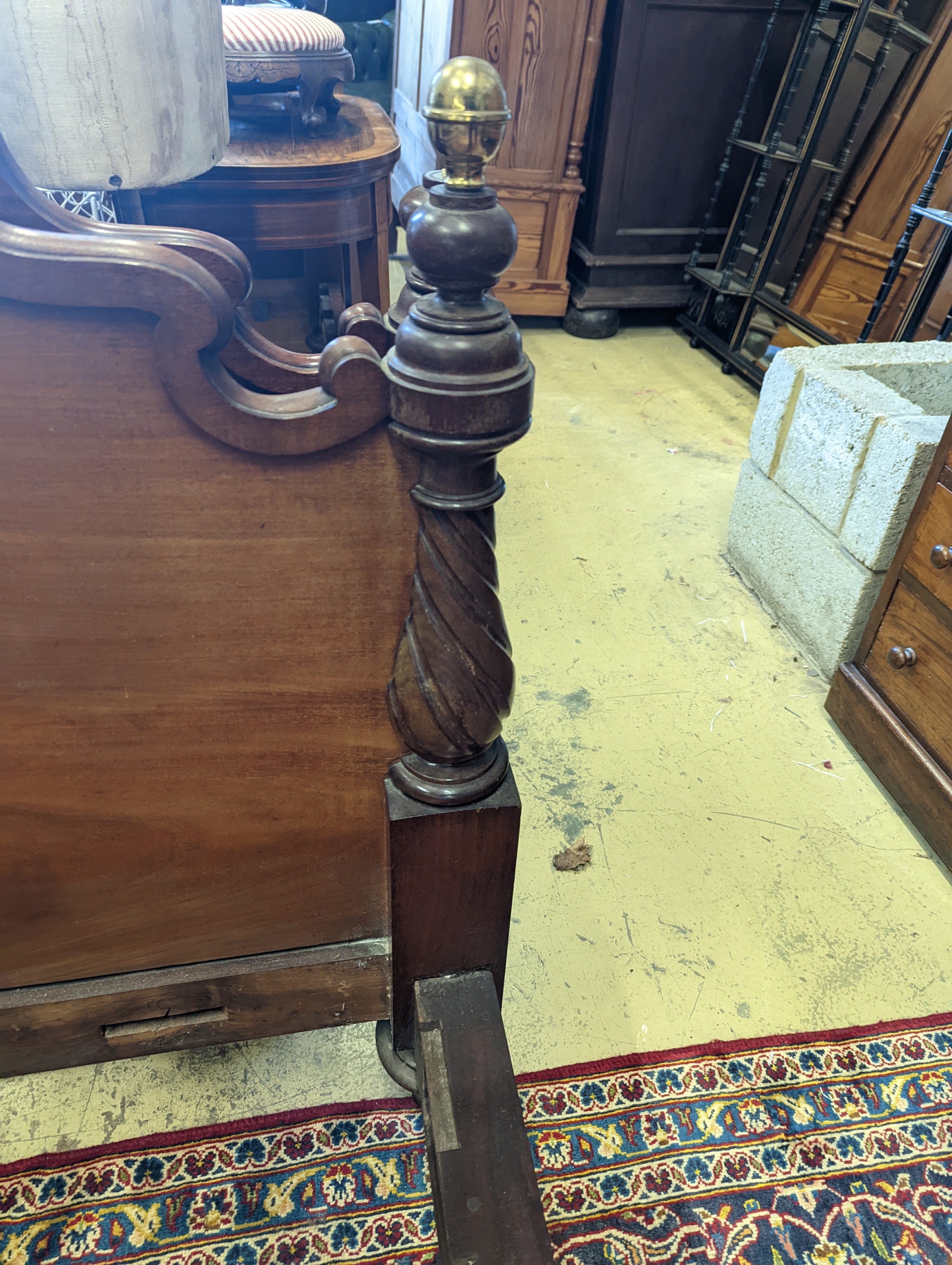 A pair of Victorian mahogany single bed frames, length 210cm, width 107cm - Image 2 of 9