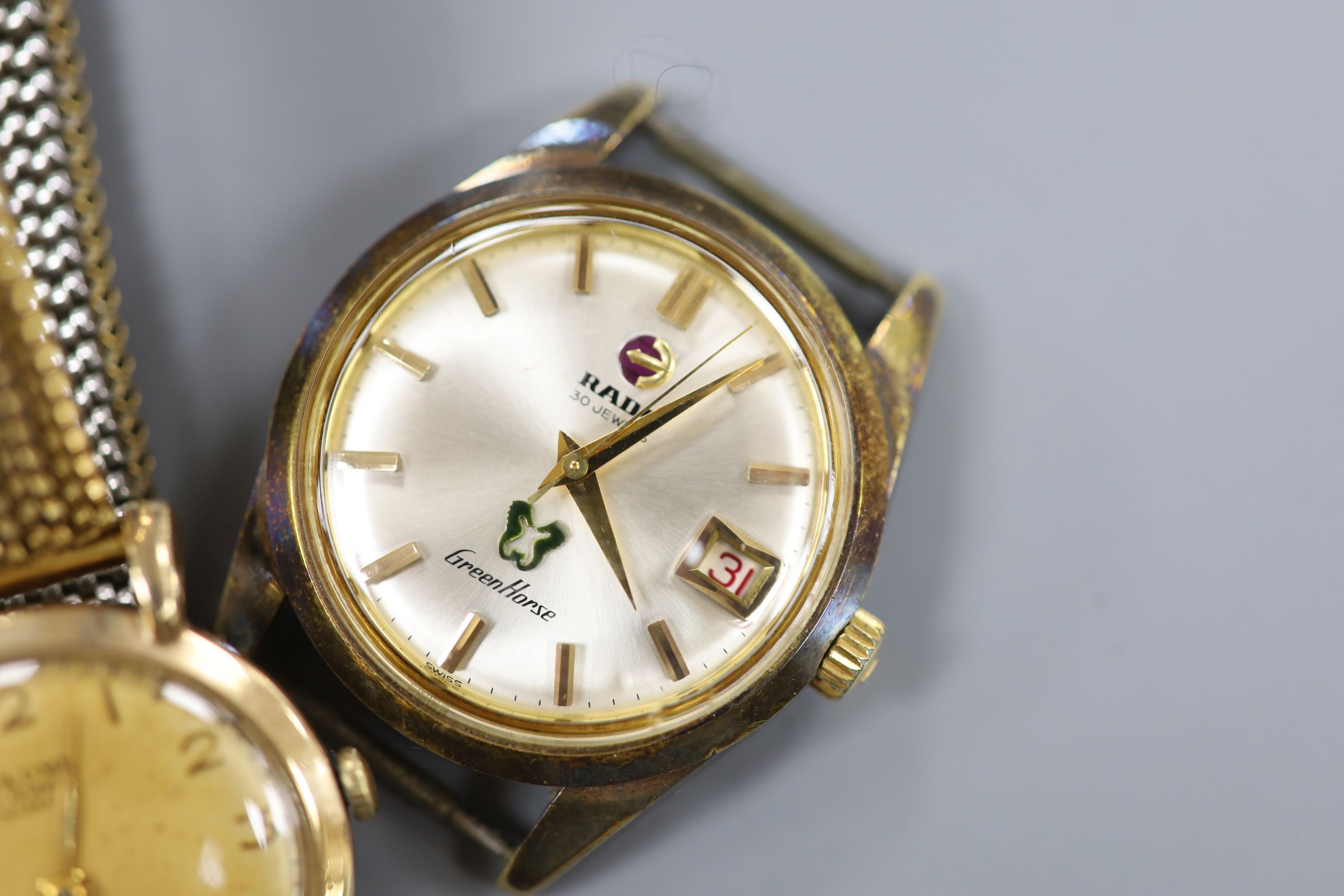 A gentleman's 9ct gold Baume manual wind wrist watch, on a gilt metal flexible strap and a - Image 3 of 5