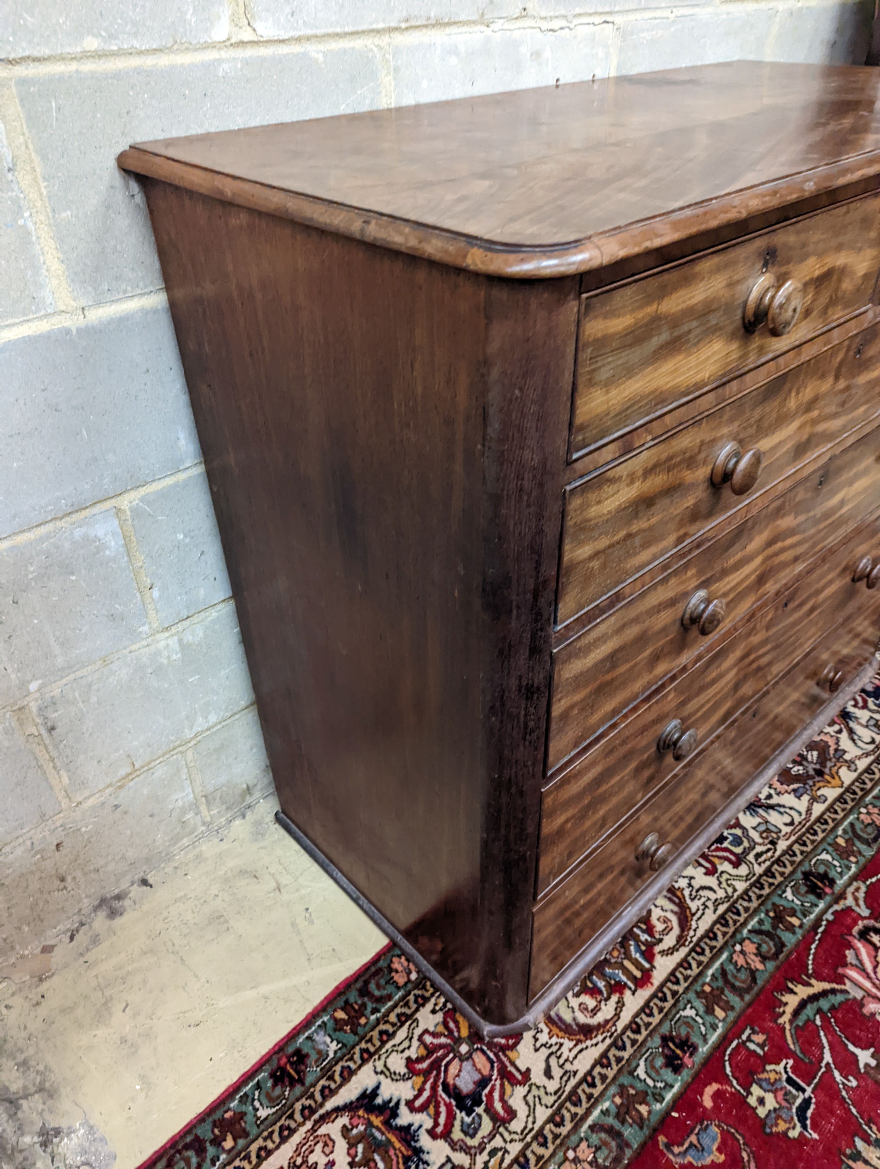 A Victorian mahogany chest of two short and four long drawers. (No feet) W-120cm, D-58cm, H-107cm. - Image 3 of 4