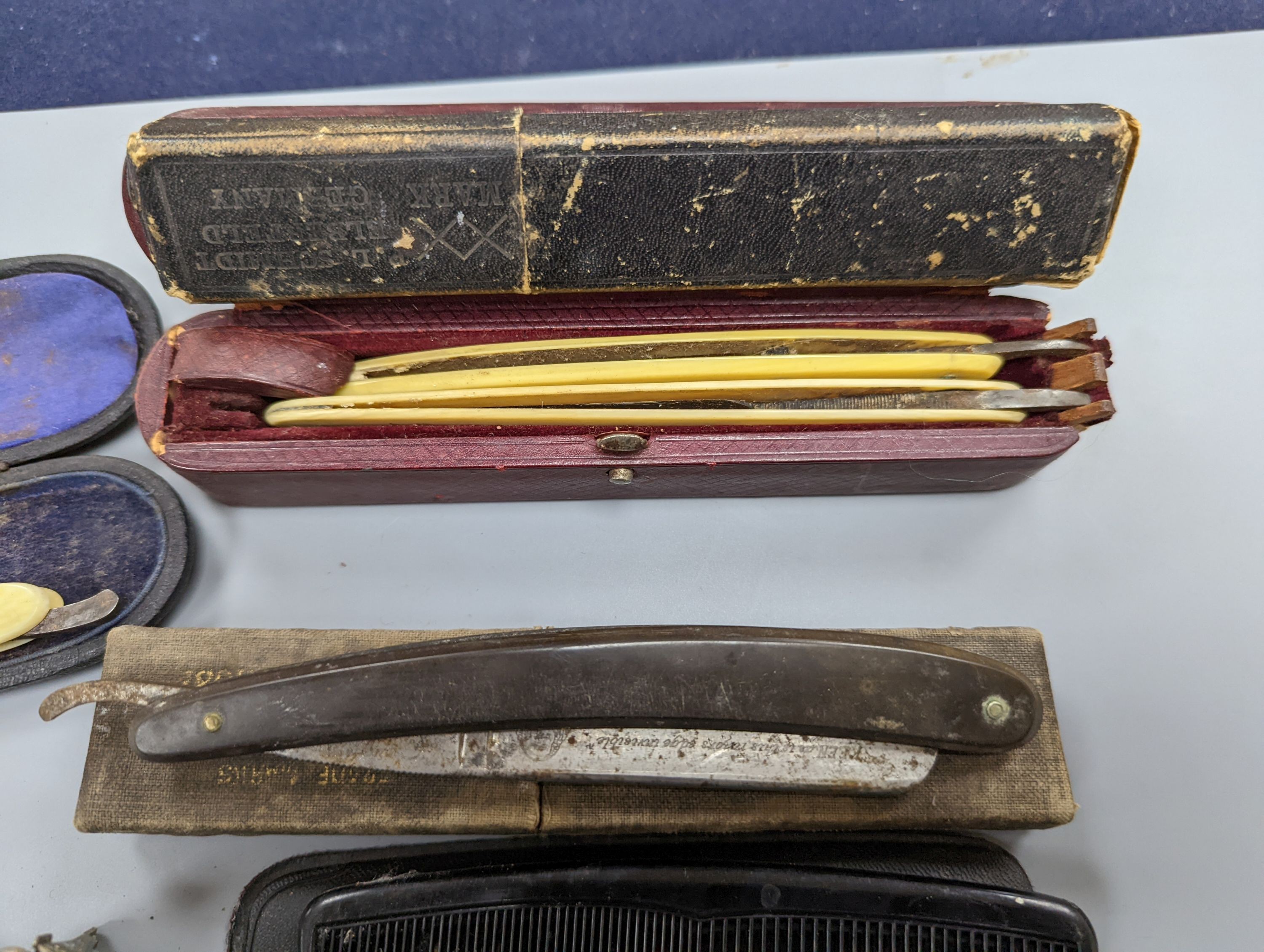 Various cut throat and safety razors - Image 5 of 5
