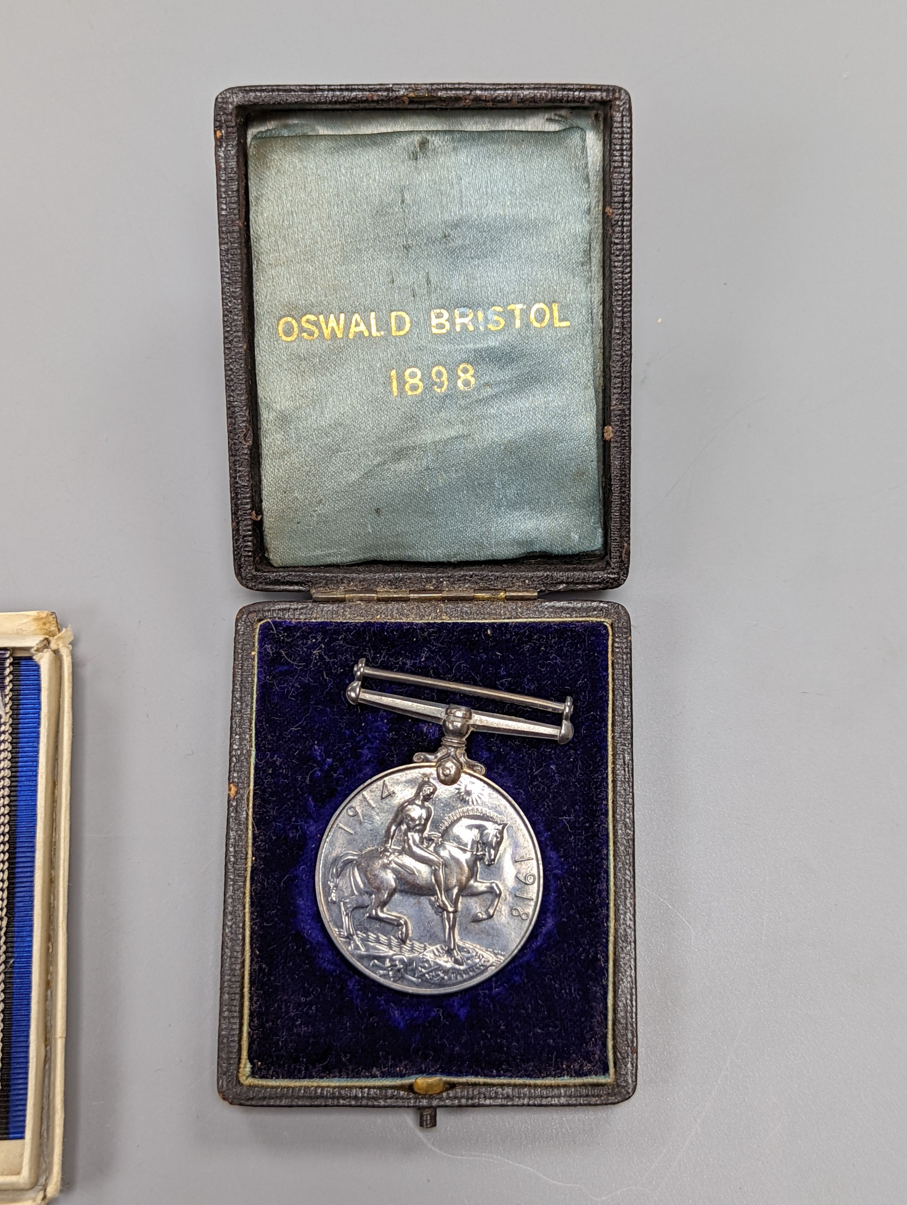 A WW1 pair to 1748 SJT. O.H.BRISTOL 2- CO. OF LOND, Y. and Related Badges, buttons, dog tags and - Image 3 of 4