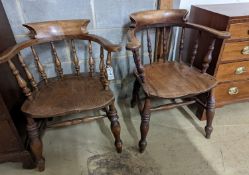 A near pair of Victorian beech and elm smoker's bows. H-77cm.