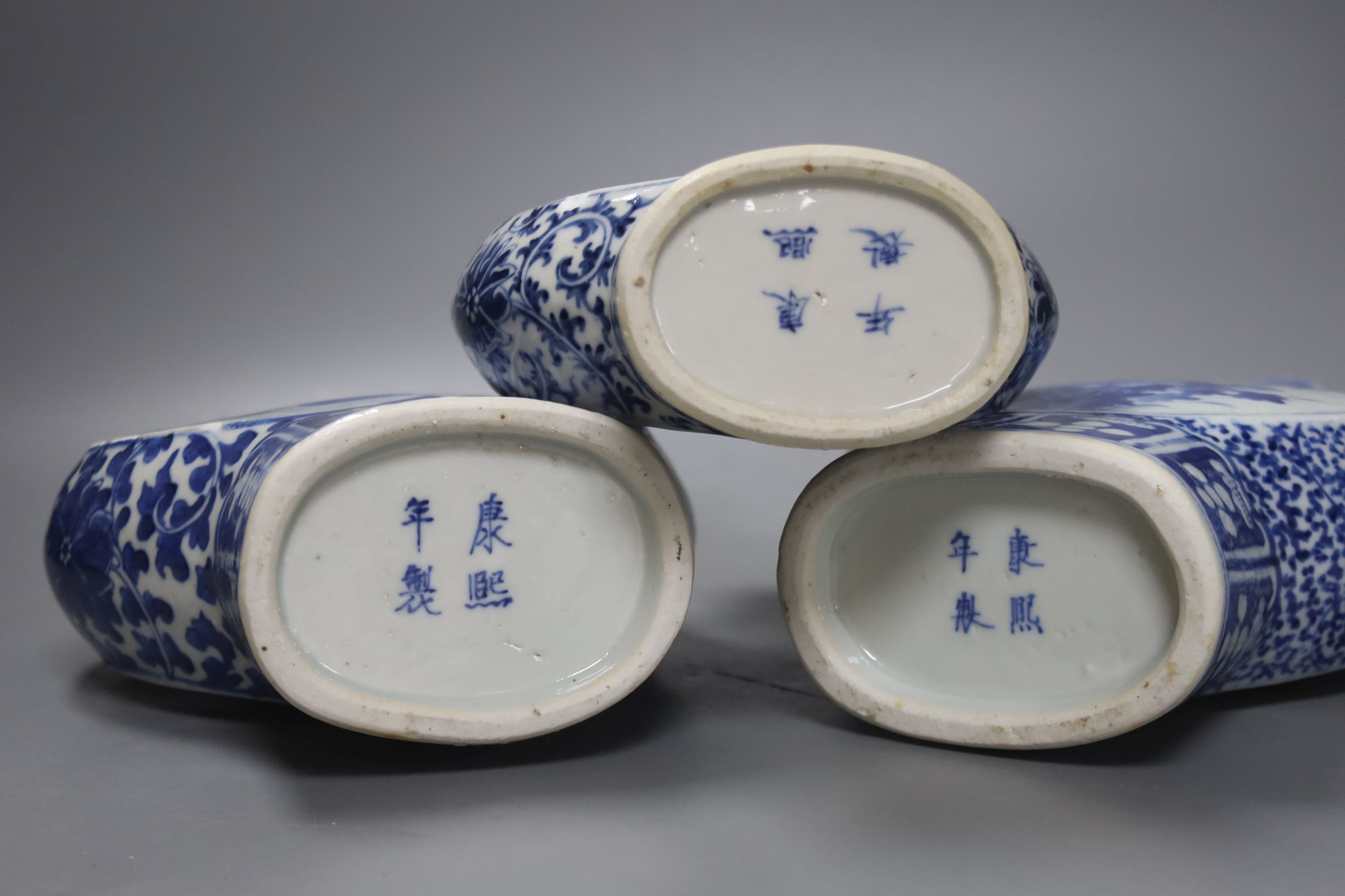 Three 19th century Chinese blue and white Moon flasks, tallest 31 cms. - Image 4 of 4