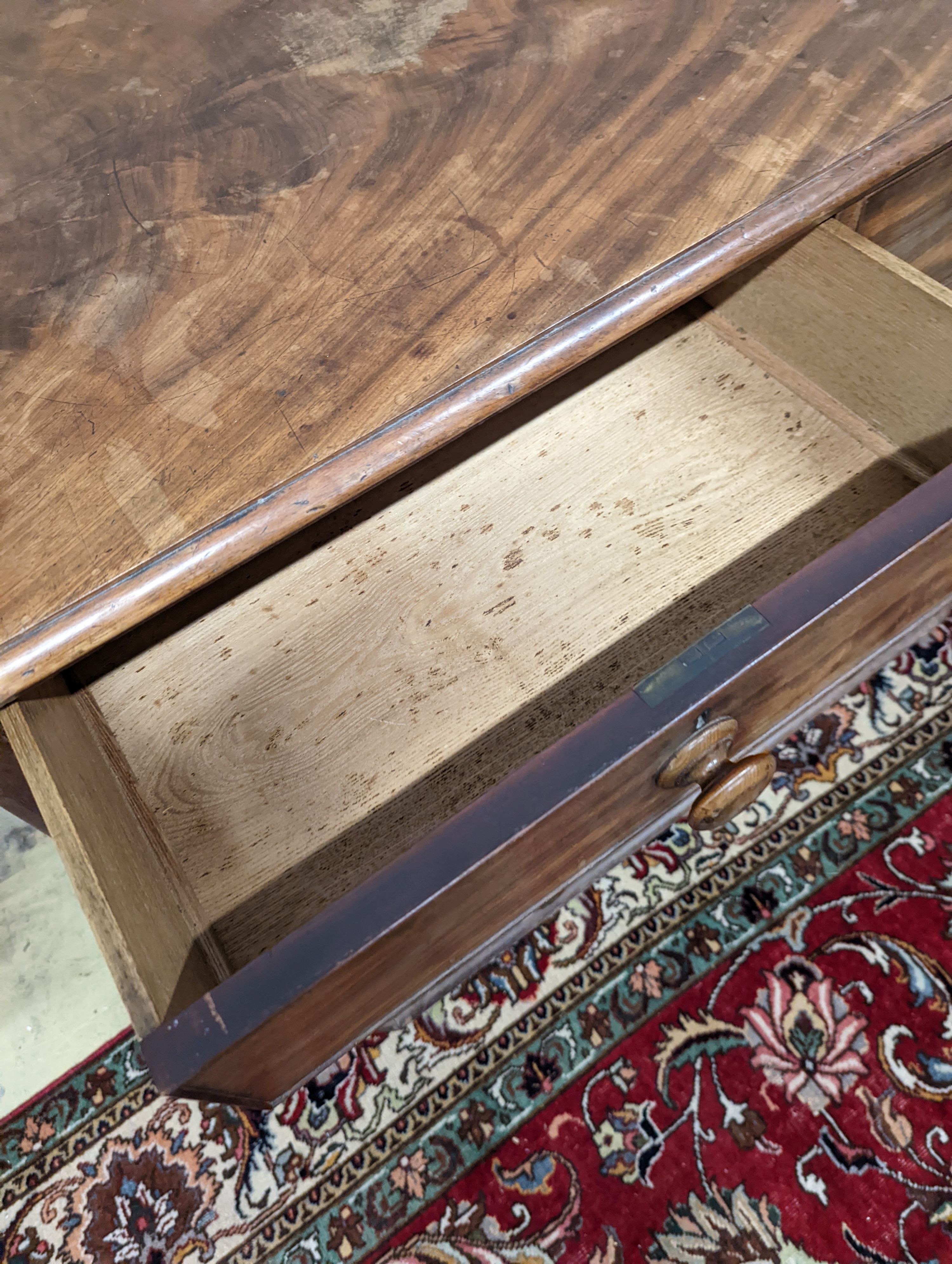 A Victorian mahogany chest of two short and four long drawers. (No feet) W-120cm, D-58cm, H-107cm. - Image 4 of 4