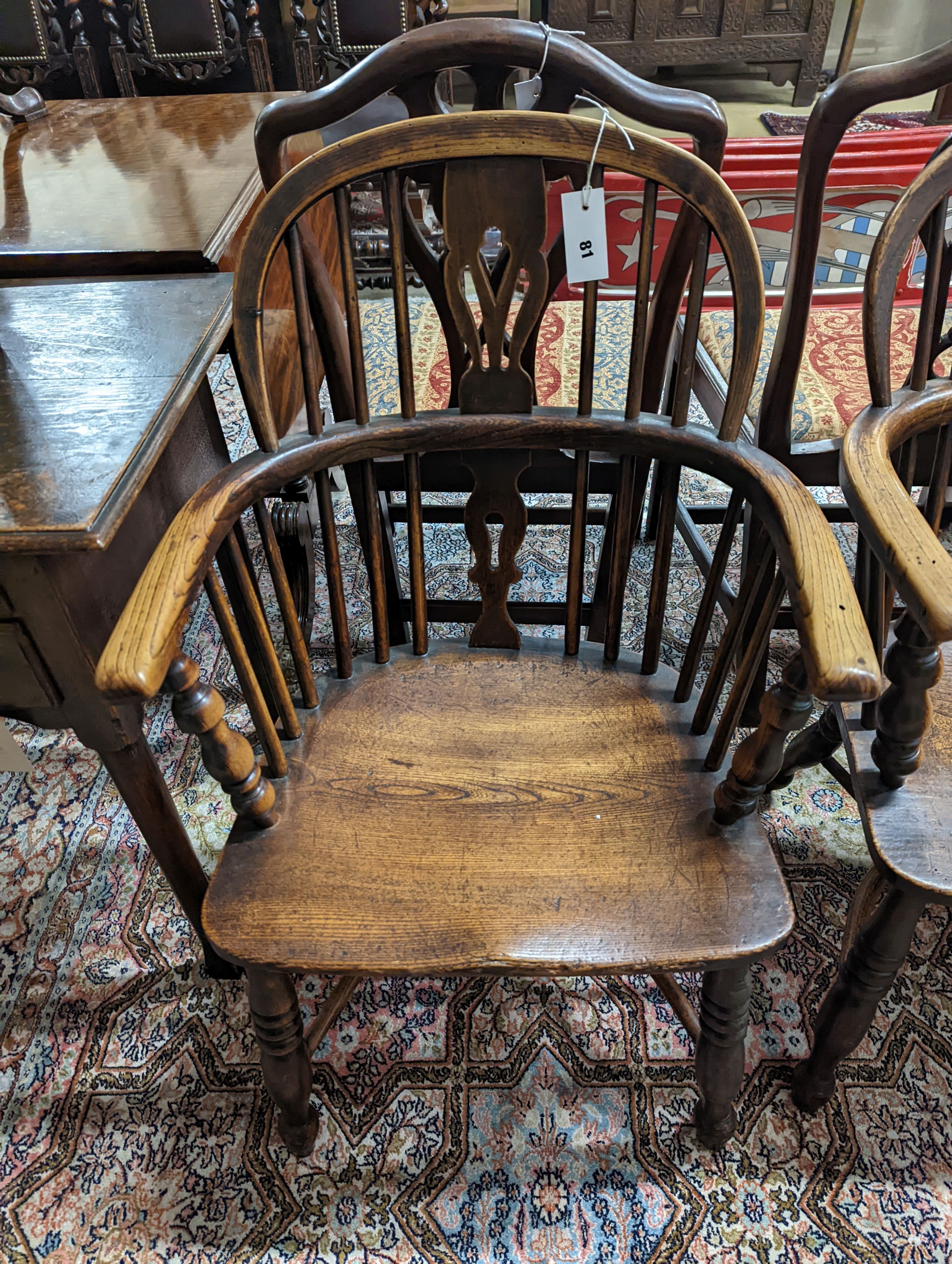 A pair of early 19th century ash and elm Windsor chairs. H-87cm. - Image 2 of 5