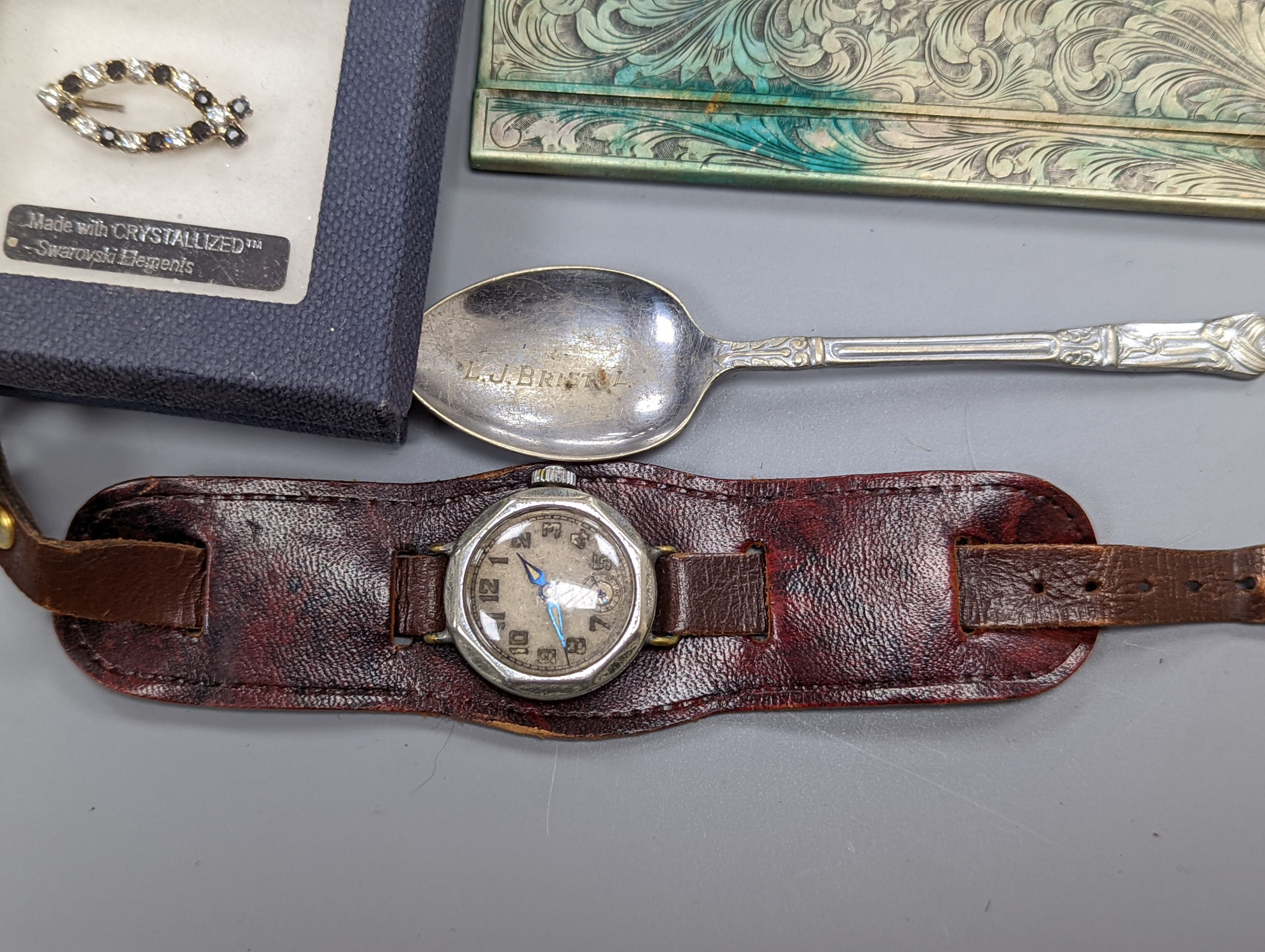 Miscellaneous items including a railway watch - Image 8 of 8
