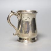 A modern Irish silver mug, Royal Irish Silver Co. Dublin, 1970, 10.6cm, 9oz.