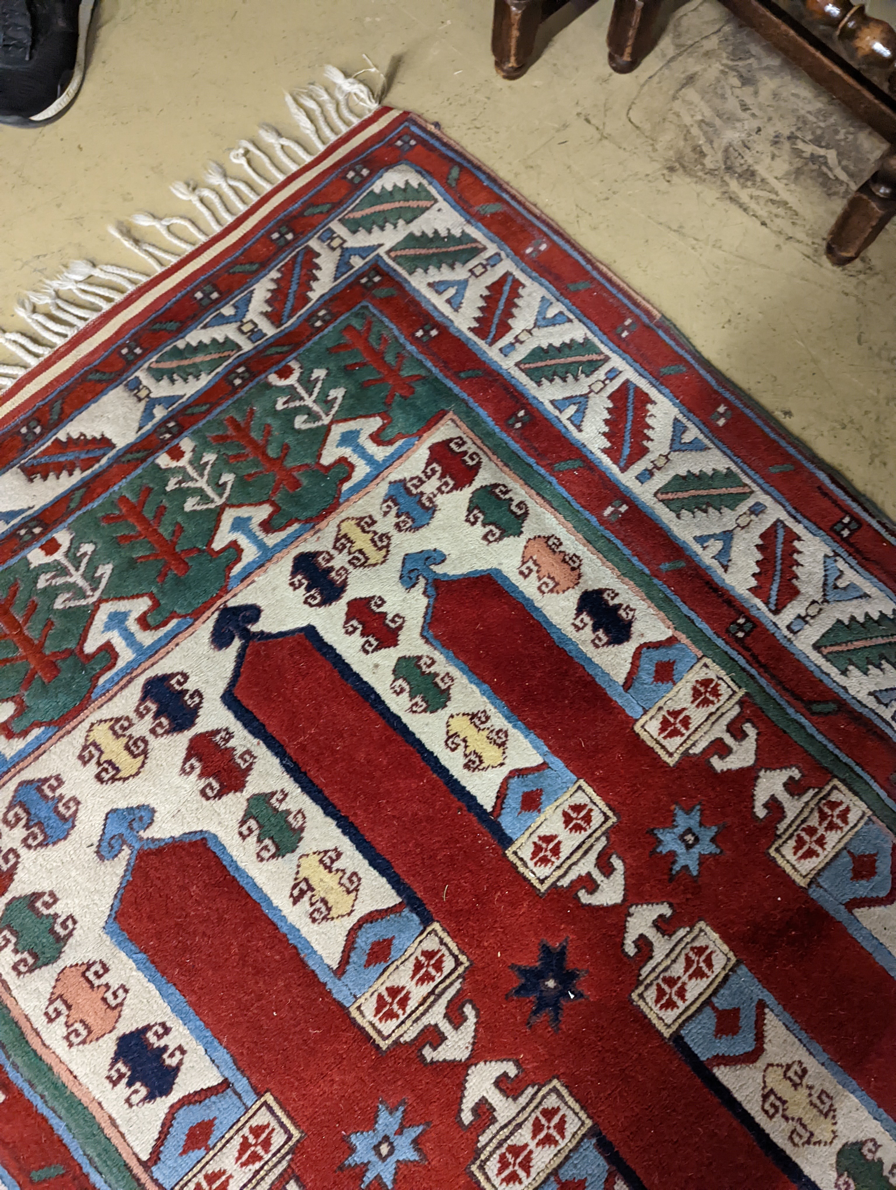 Two Turkish rugs and a Persian rugs. Largest, 284x172cm. - Image 19 of 20