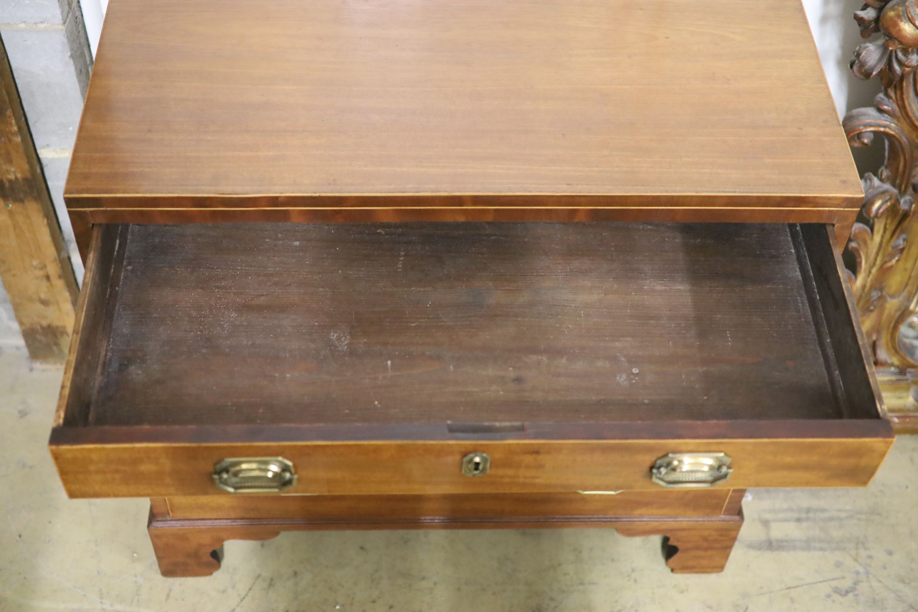 A small George IV mahogany four drawer chest, width 84cm, depth 45cm, height 82cm - Image 4 of 9