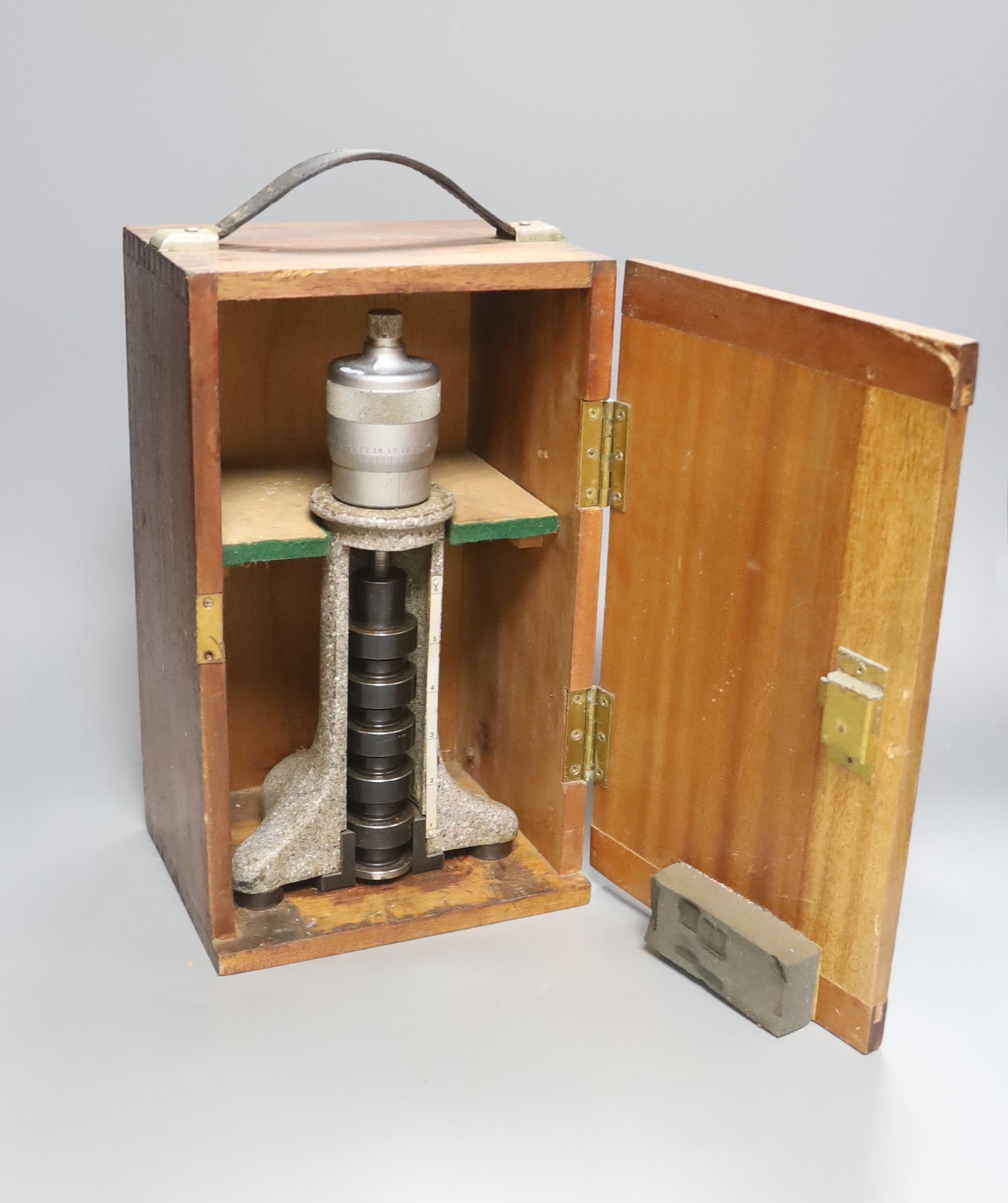 A Verdict height micrometer, cased
