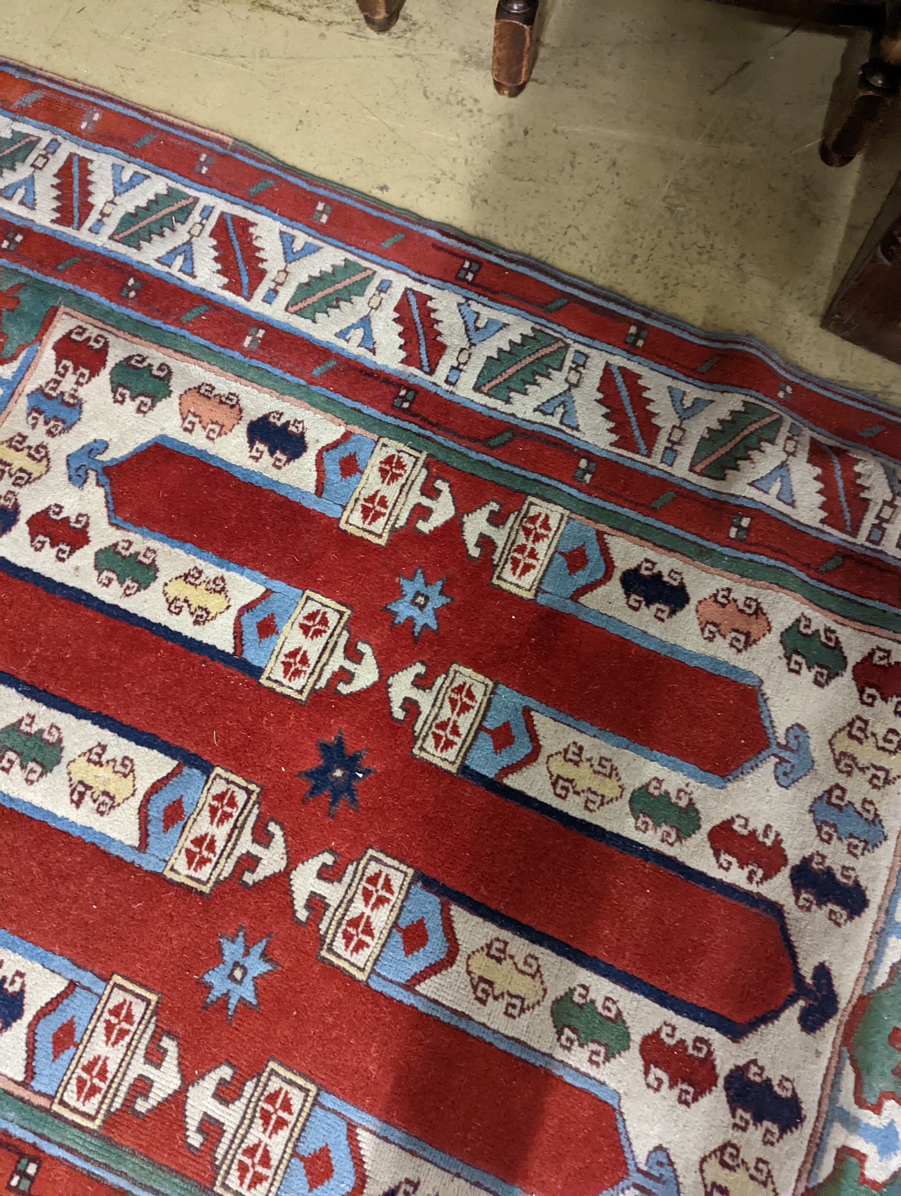Two Turkish rugs and a Persian rugs. Largest, 284x172cm. - Image 20 of 20