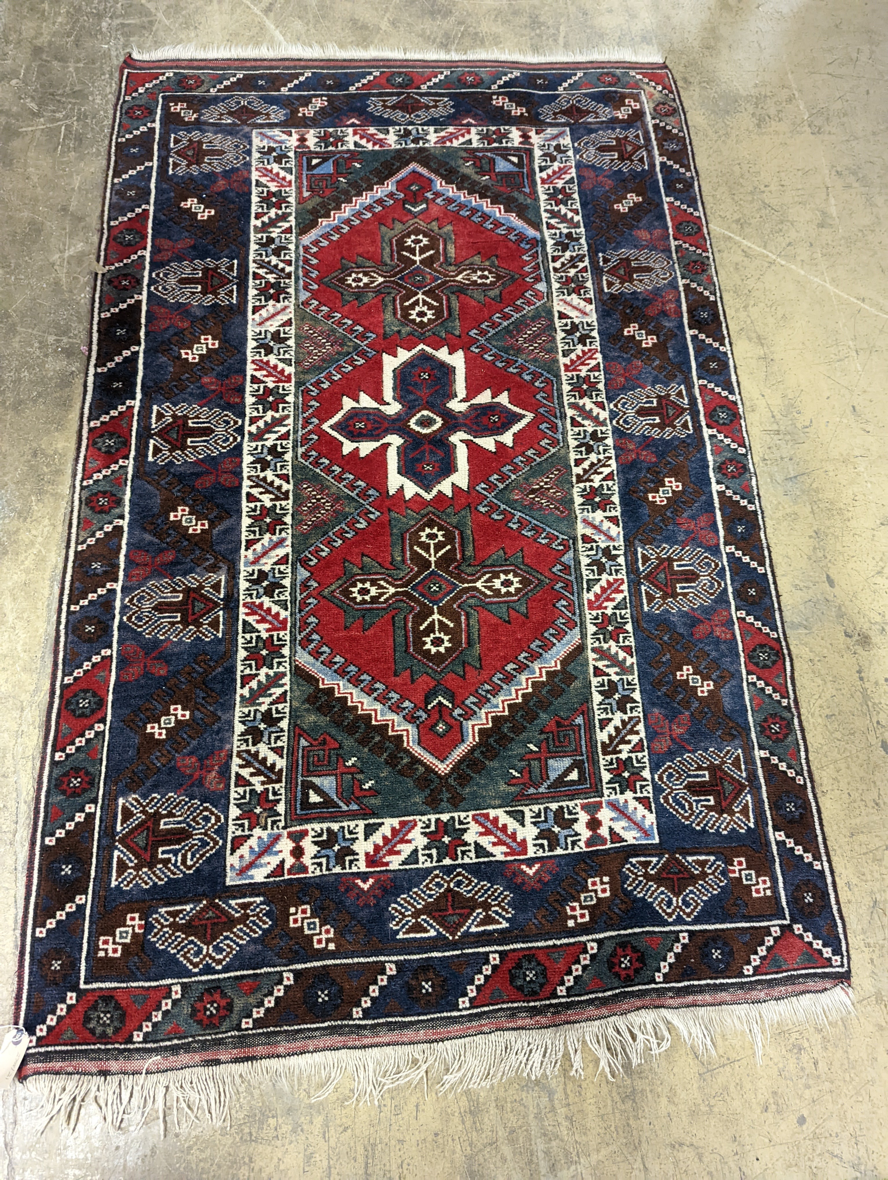 Two Turkish rugs and a Persian rugs. Largest, 284x172cm. - Image 2 of 20