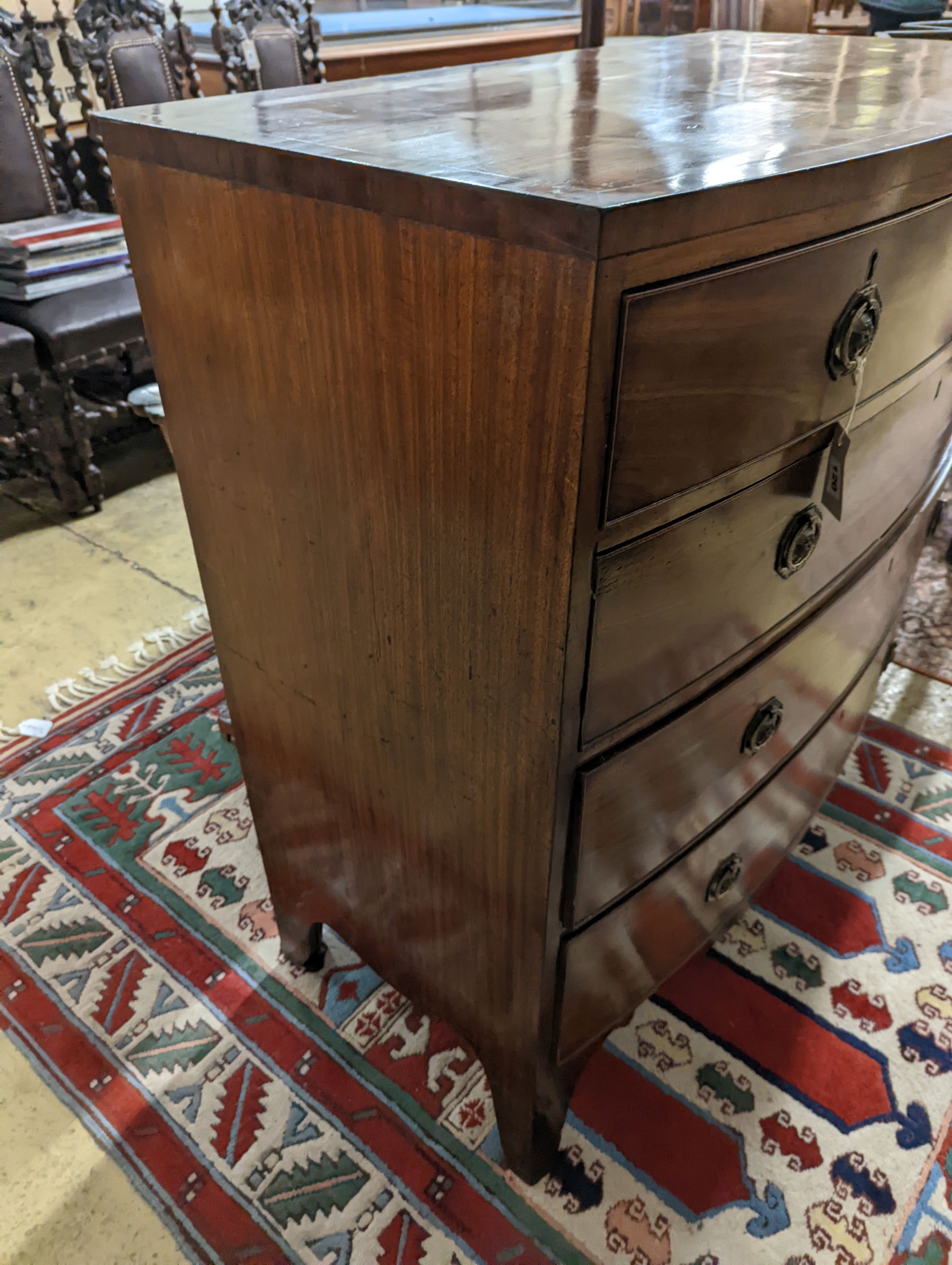 A Regency mahogany bowfront chest. W-105cm, D-54cm, H-106cm. - Image 3 of 5