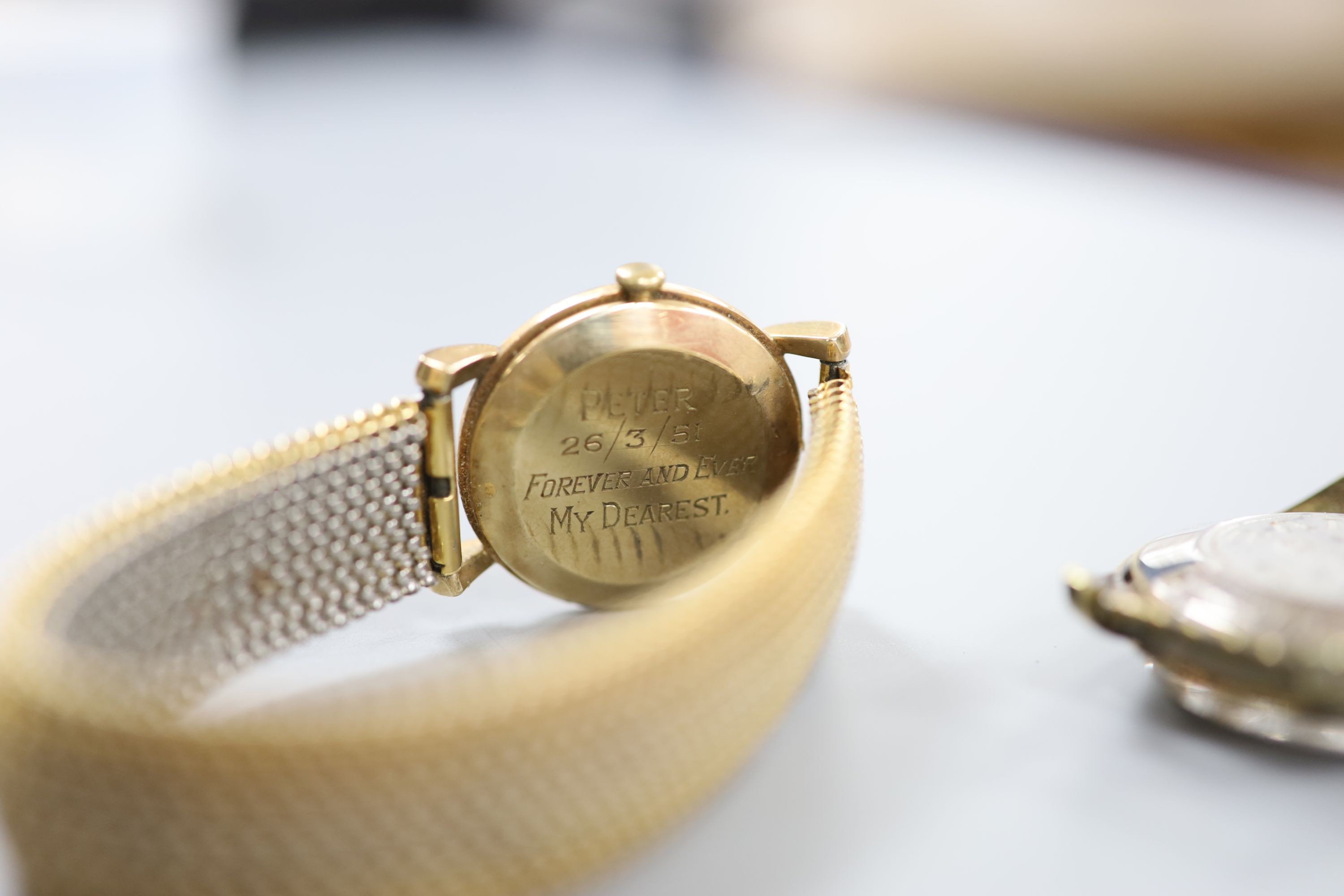 A gentleman's 9ct gold Baume manual wind wrist watch, on a gilt metal flexible strap and a - Image 4 of 5