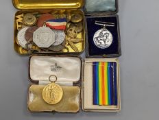 A WW1 pair to 1748 SJT. O.H.BRISTOL 2- CO. OF LOND, Y. and Related Badges, buttons, dog tags and