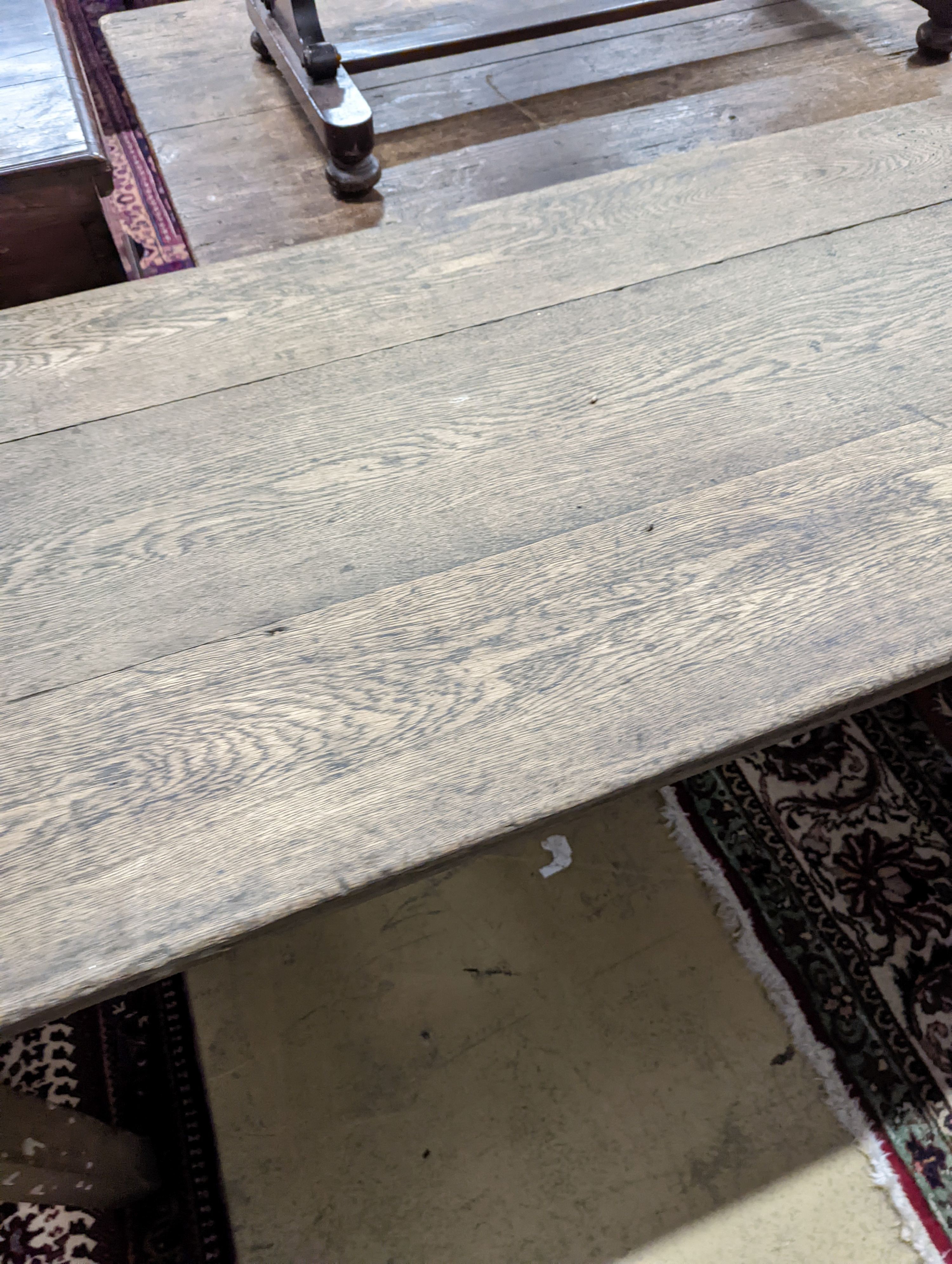 An oak Farmhouse Table. W-153cm, D-68cm, H-77cm. - Image 3 of 5