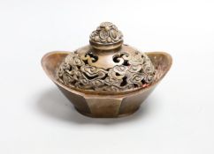 A Chinese archaistic oval bronze censer and cover, 16 cm wide