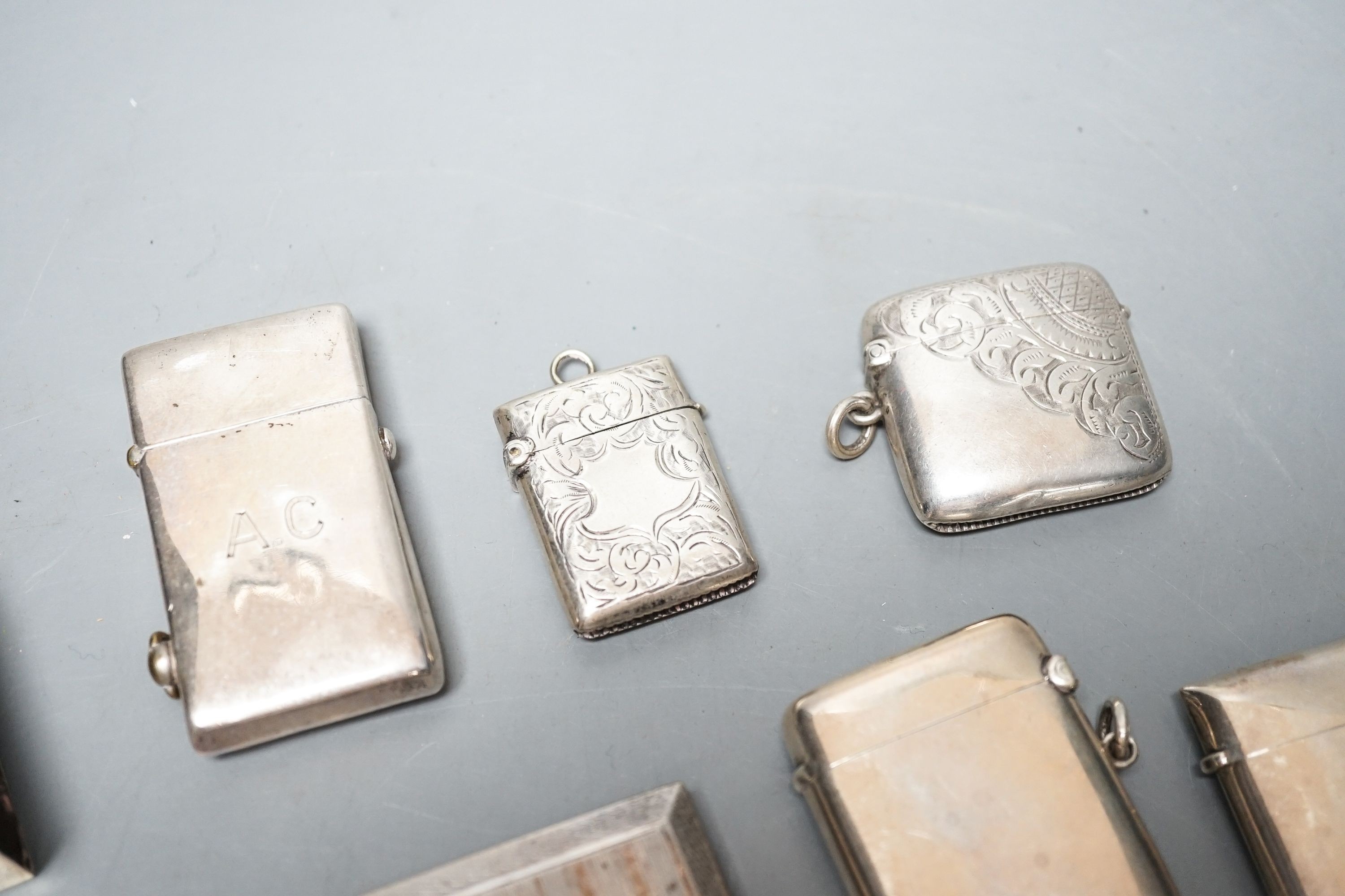 A group of assorted small silver to include four vesta cases, two cigarette cases, a card case, pill - Image 4 of 5