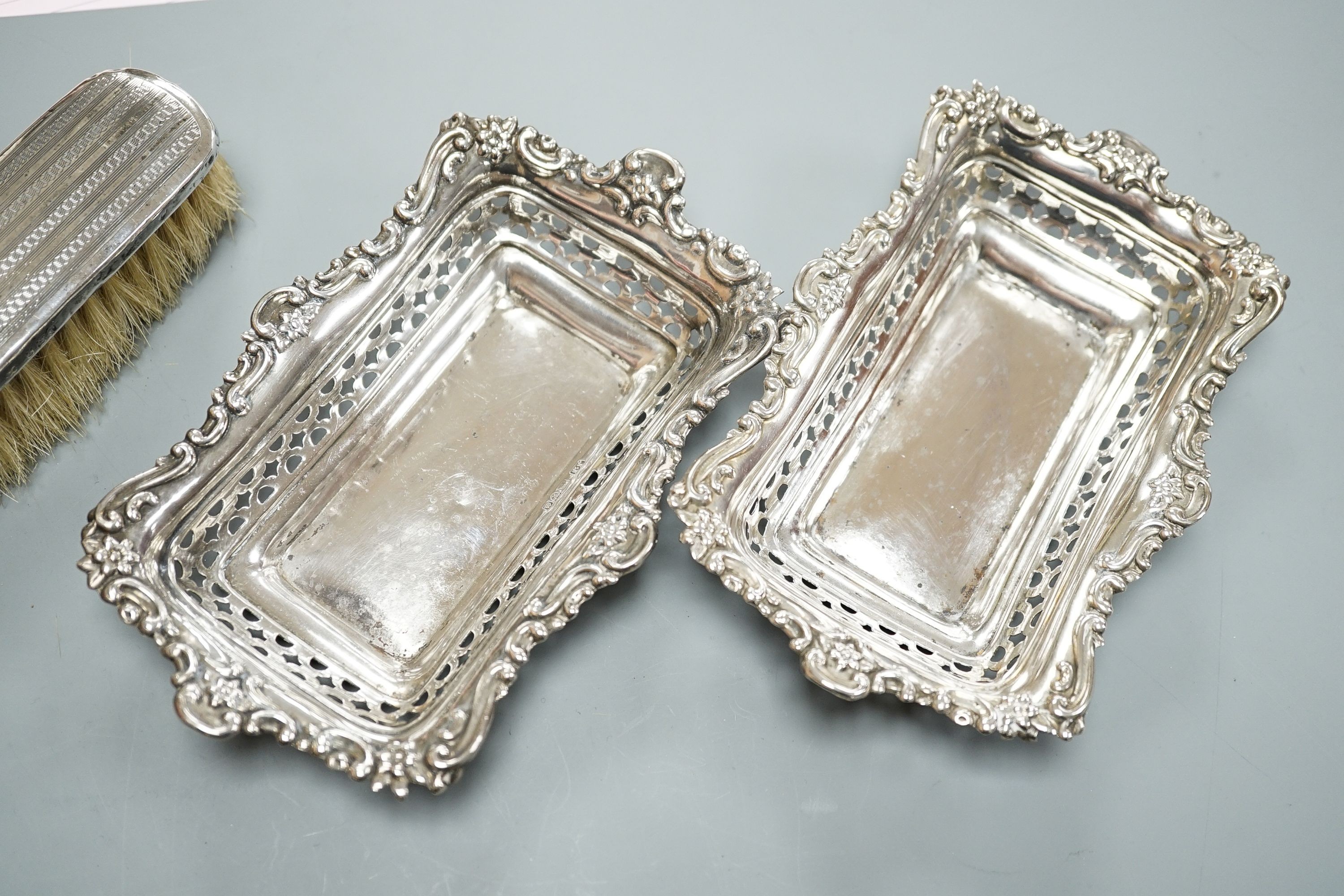 A pair of Edwardian pierced silver bonbon dishes, Chester, 1902, 16.1cm, 4.5oz, a silver and - Image 4 of 4