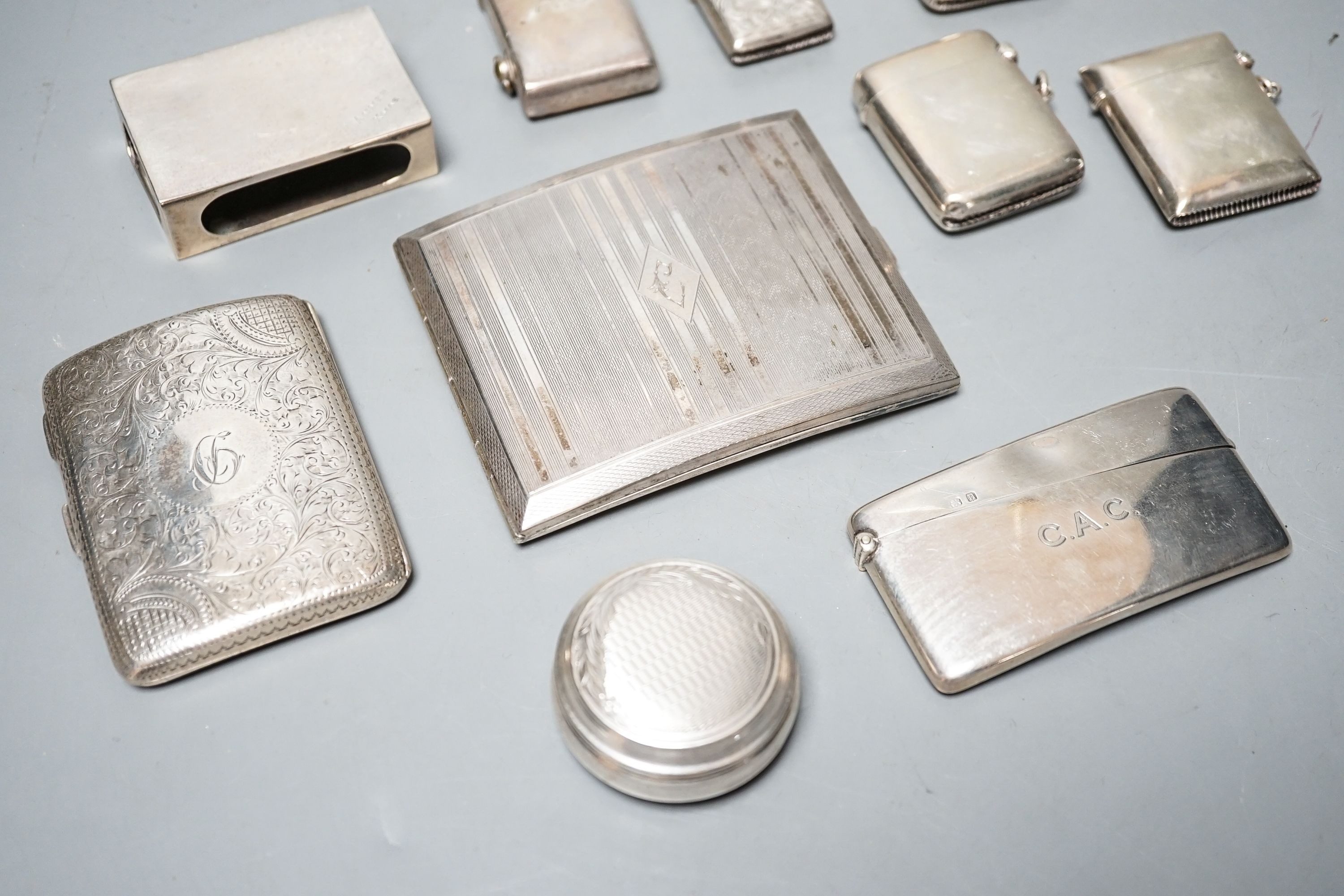 A group of assorted small silver to include four vesta cases, two cigarette cases, a card case, pill - Image 2 of 5