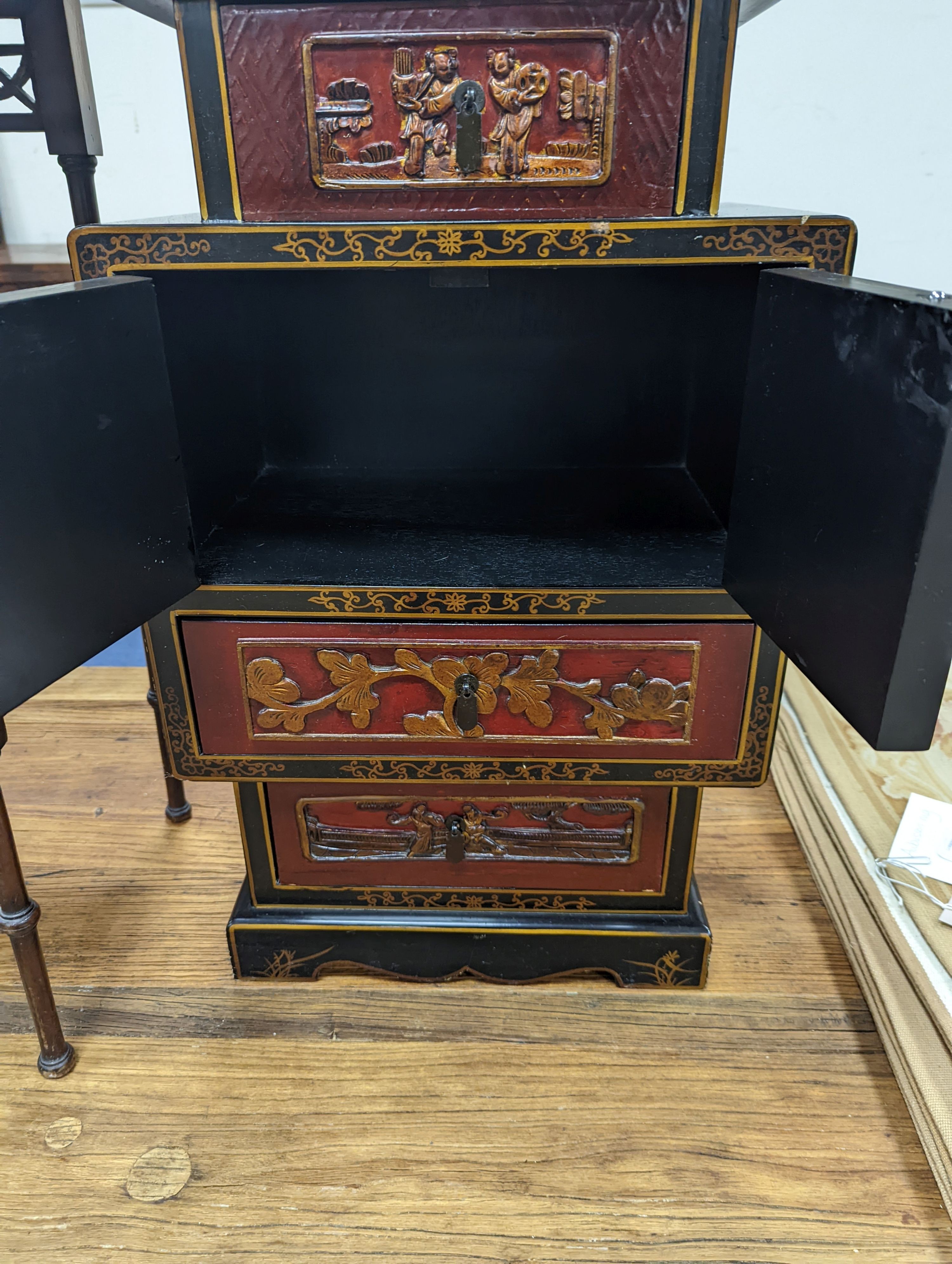 A late 19th century Chinese red and black lacquered cabinet, width 39cm, height 66cm - Image 4 of 5
