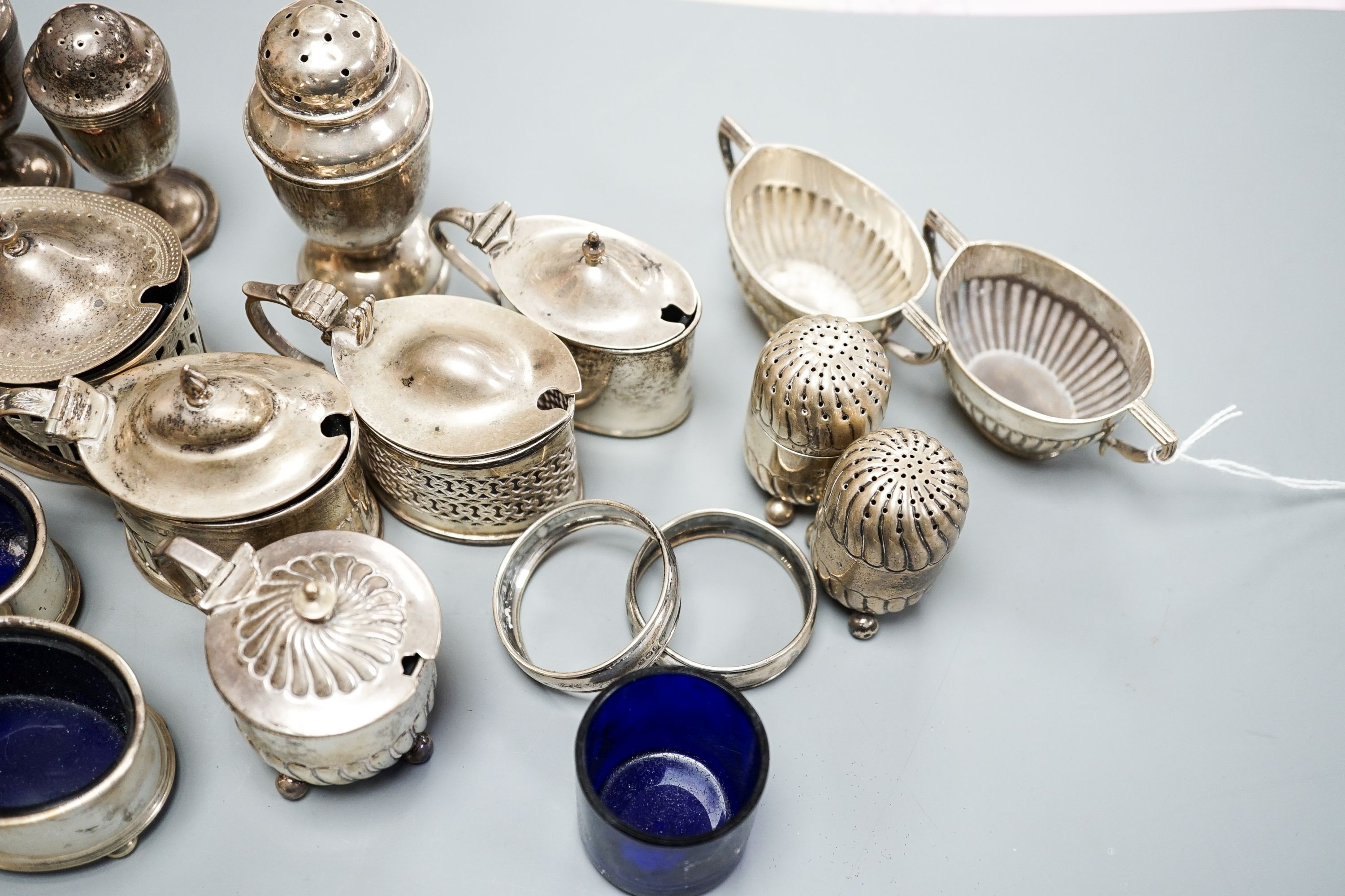 A mixed group of assorted mainly early 20th century silver condiments, including mustard pots, salts - Image 4 of 5