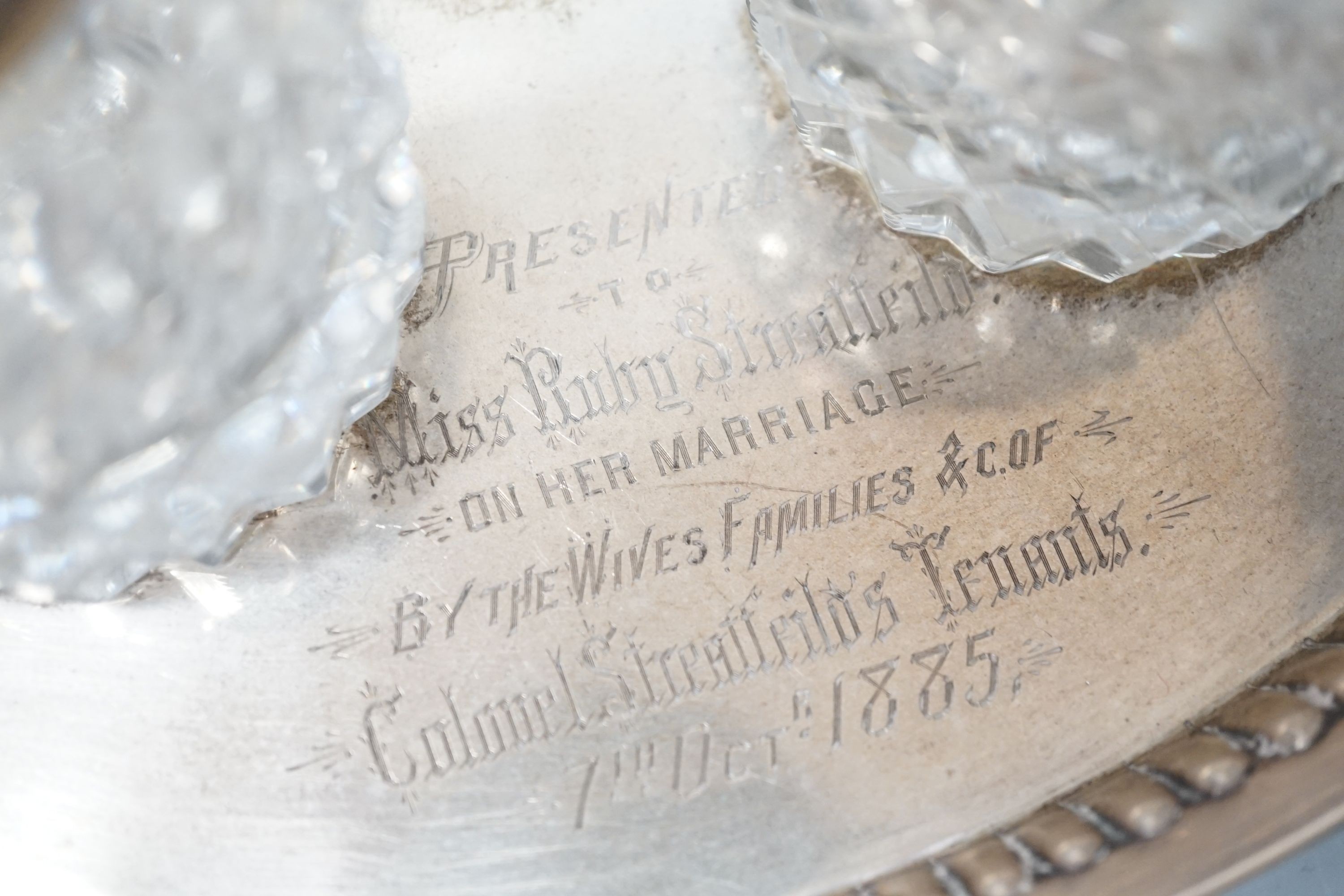 A presentation silver oval inkstand, with two mounted glass wells, William & John Barnard, London, - Image 3 of 6