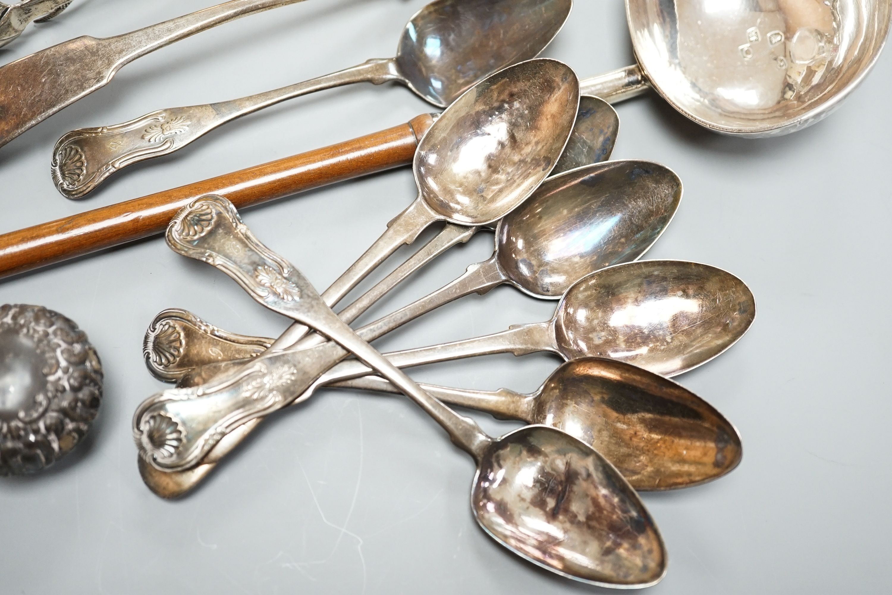 An 18th century silver toddy ladle, with wooden handle(a.f.) and a group of small silver including - Image 2 of 7