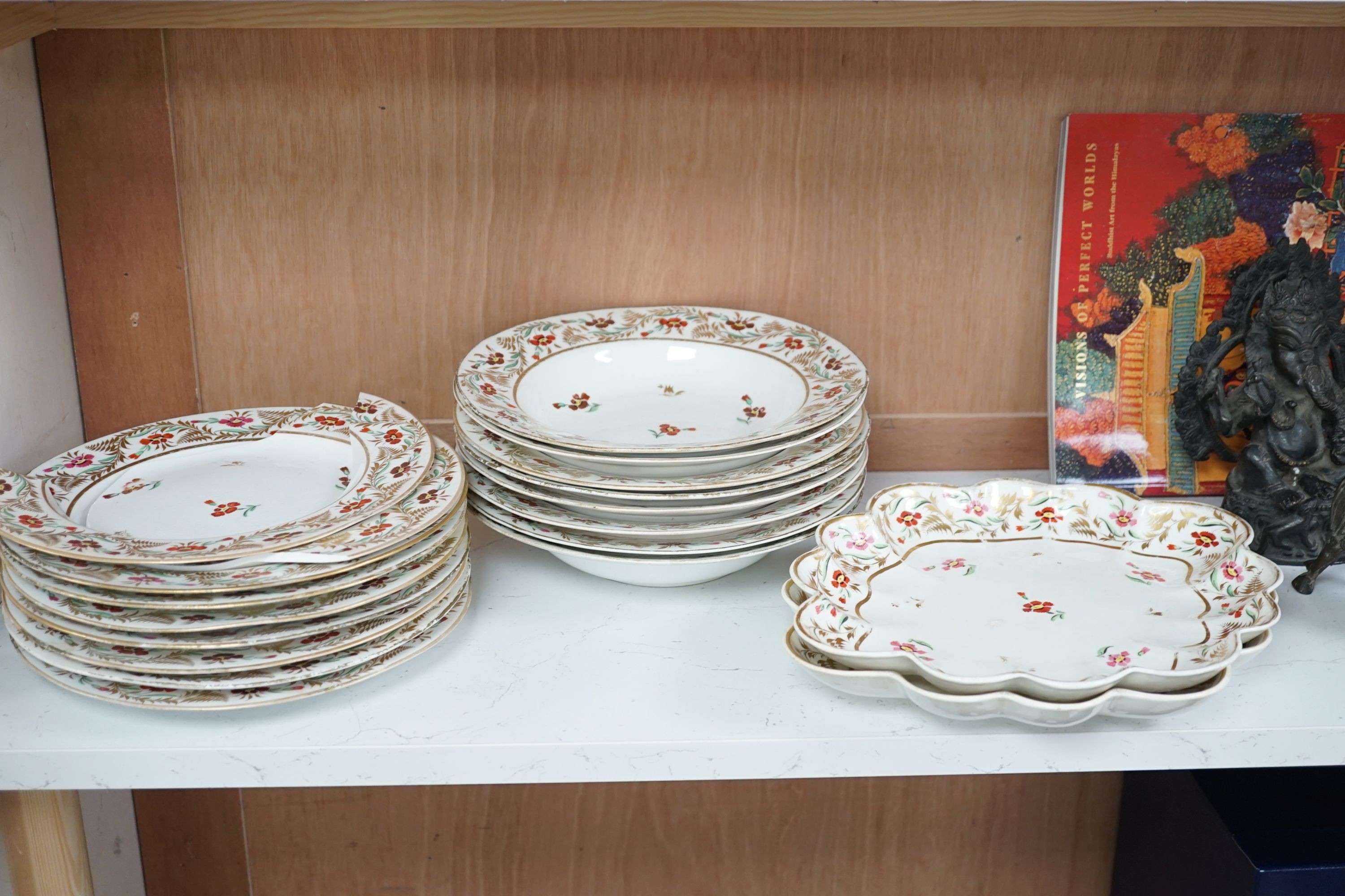 An early 19th century Derby seventeen-piece part dinner set, lobed oval serving dishes 31cm. - Image 4 of 6