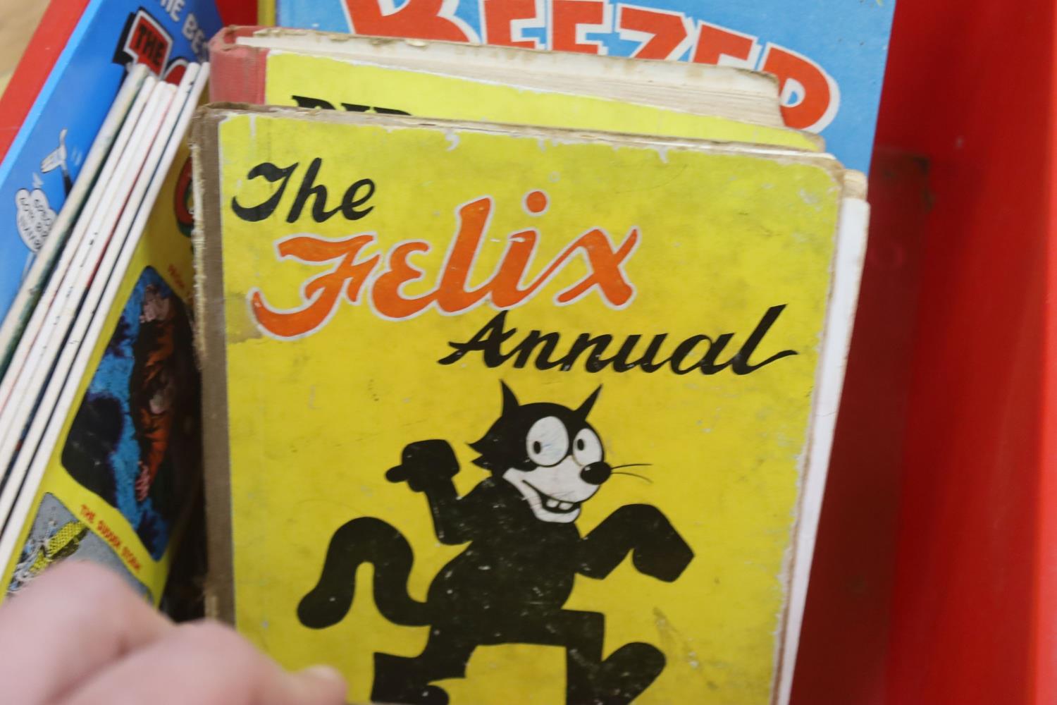 A collection of children's books including the Felix annual, PIp and squeak annual 1929 and 1923, - Image 5 of 6