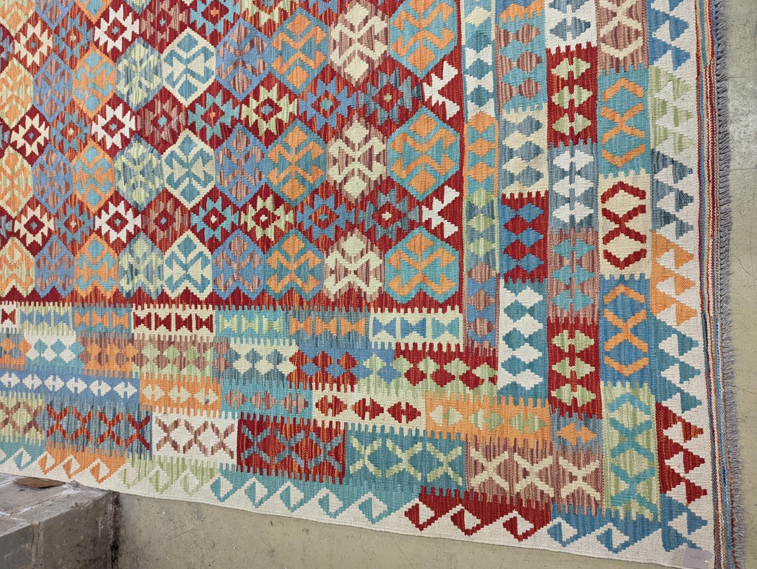 An Anatolian Kilim flatweave carpet, 390 x 300cm - Image 2 of 10