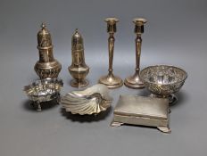 A mixed collection of silver to include a George III silver butter shell, London, 1799, a small