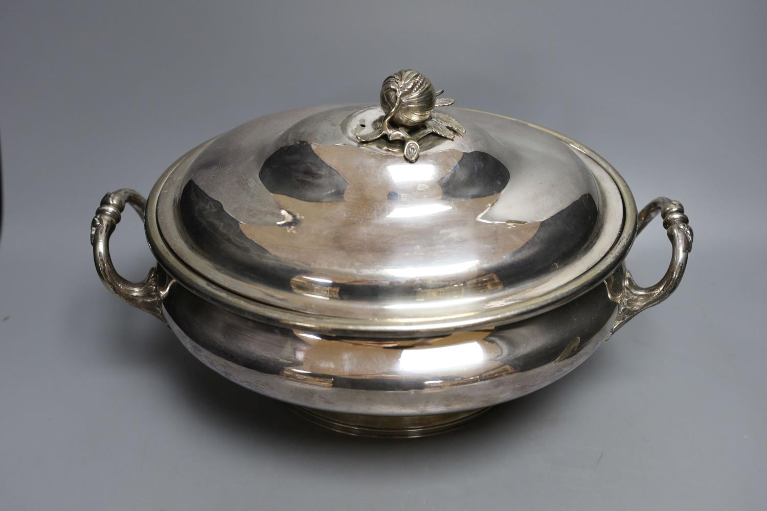 A plated oval two handled soup tureen and cover and a plated coffee pot, tureen, 39 cms wide. - Image 3 of 3