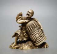 A Japanese ivory okimono, Meiji period, 7cm