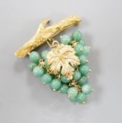 A 20th century continental 18k yellow metal and adventurine quartz bead set brooch, modelled as a