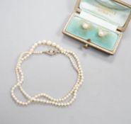 A single strand graduated seed pearl necklace, with yellow metal and diamond set clasp 42cm and a