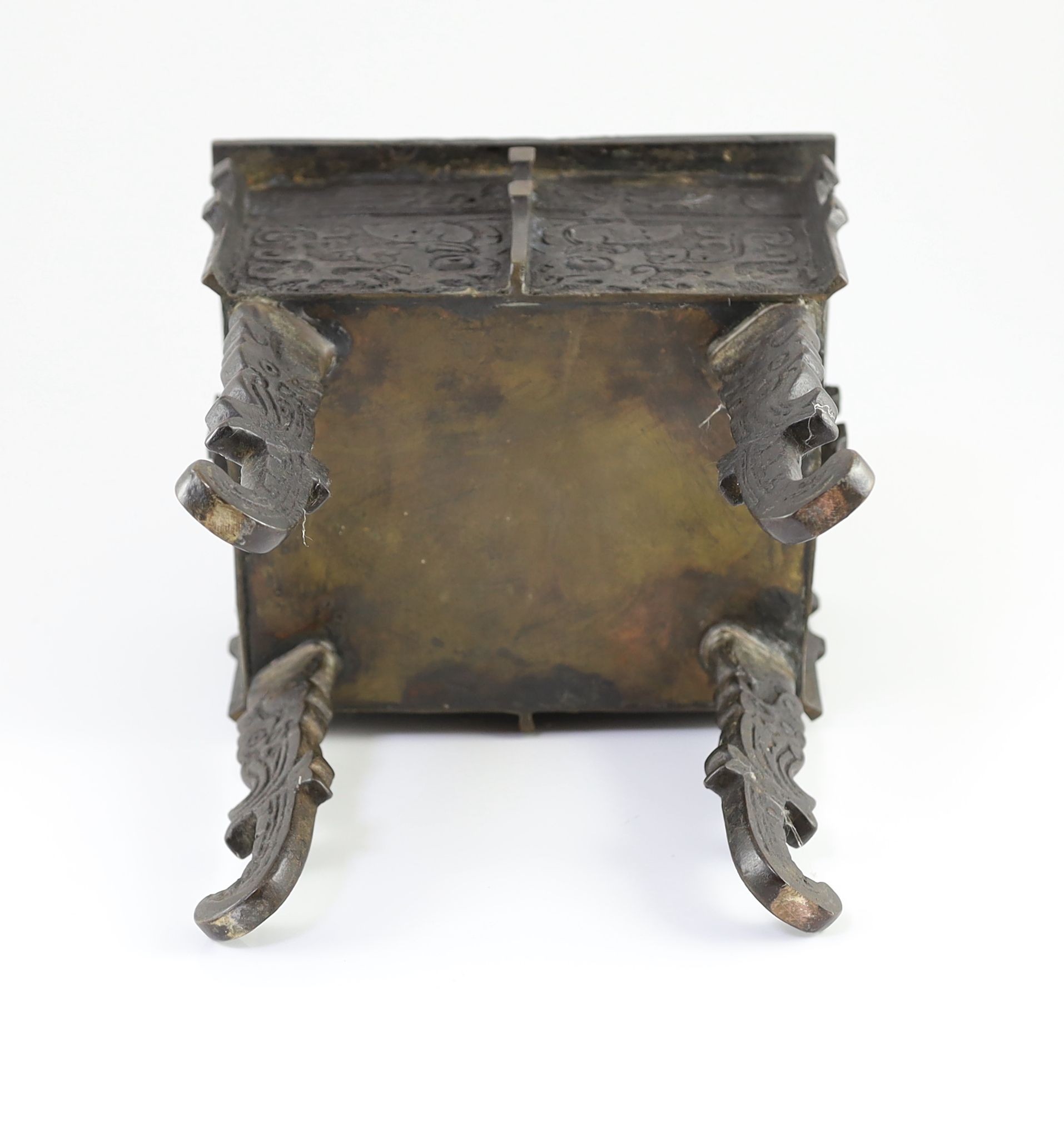 A Chinese archaistic bronze rectangular censer, fangding, 17th/18th centurydecorated in low relief - Image 6 of 6