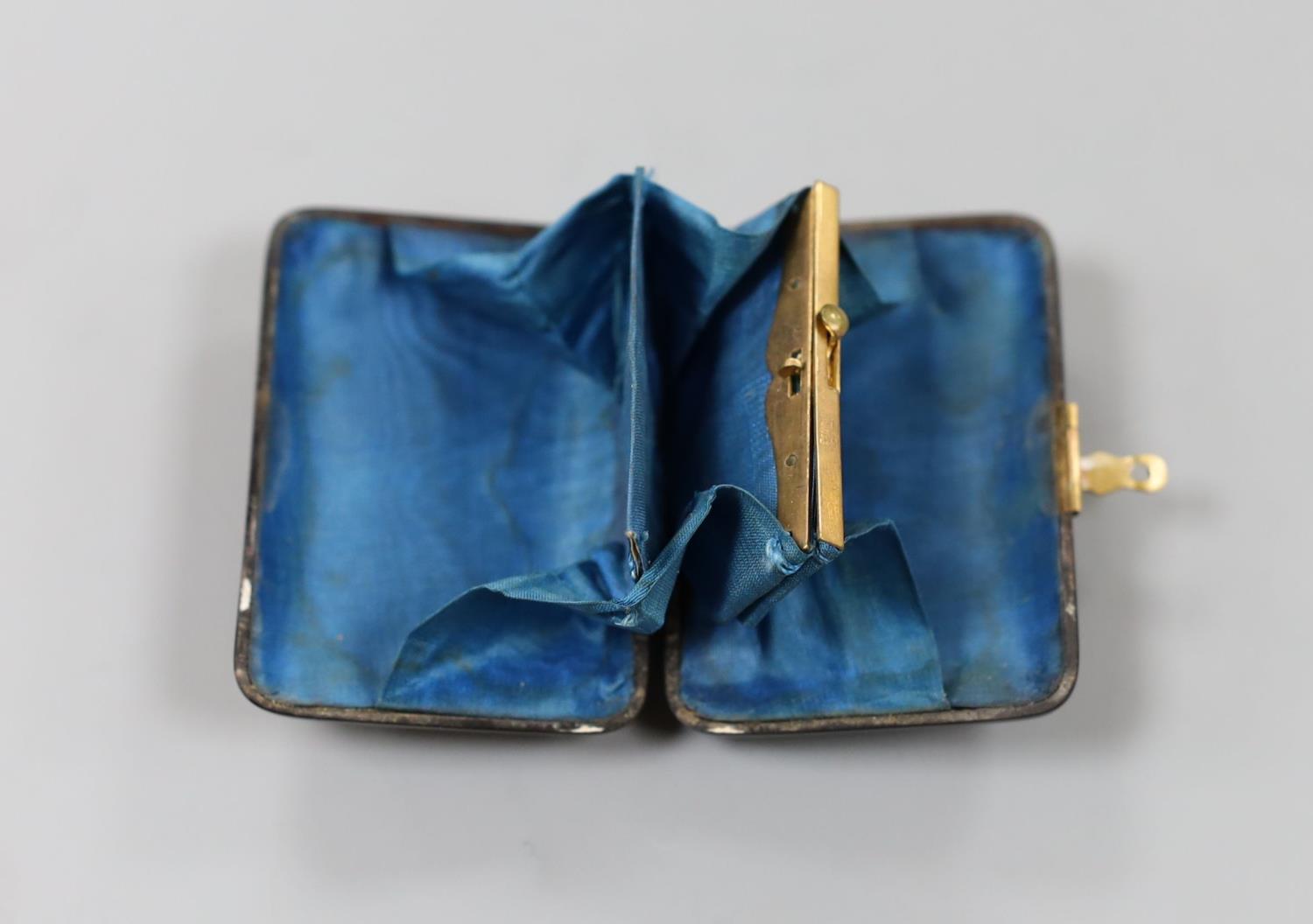 A Victorian gold-mounted tortoiseshell purse, circa 1900, 7cm - Image 3 of 3