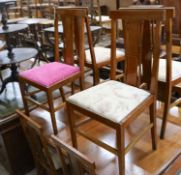 An Edwardian mahogany extending dining table, width 140cm, depth 114cm, height 78cm (no leaves)